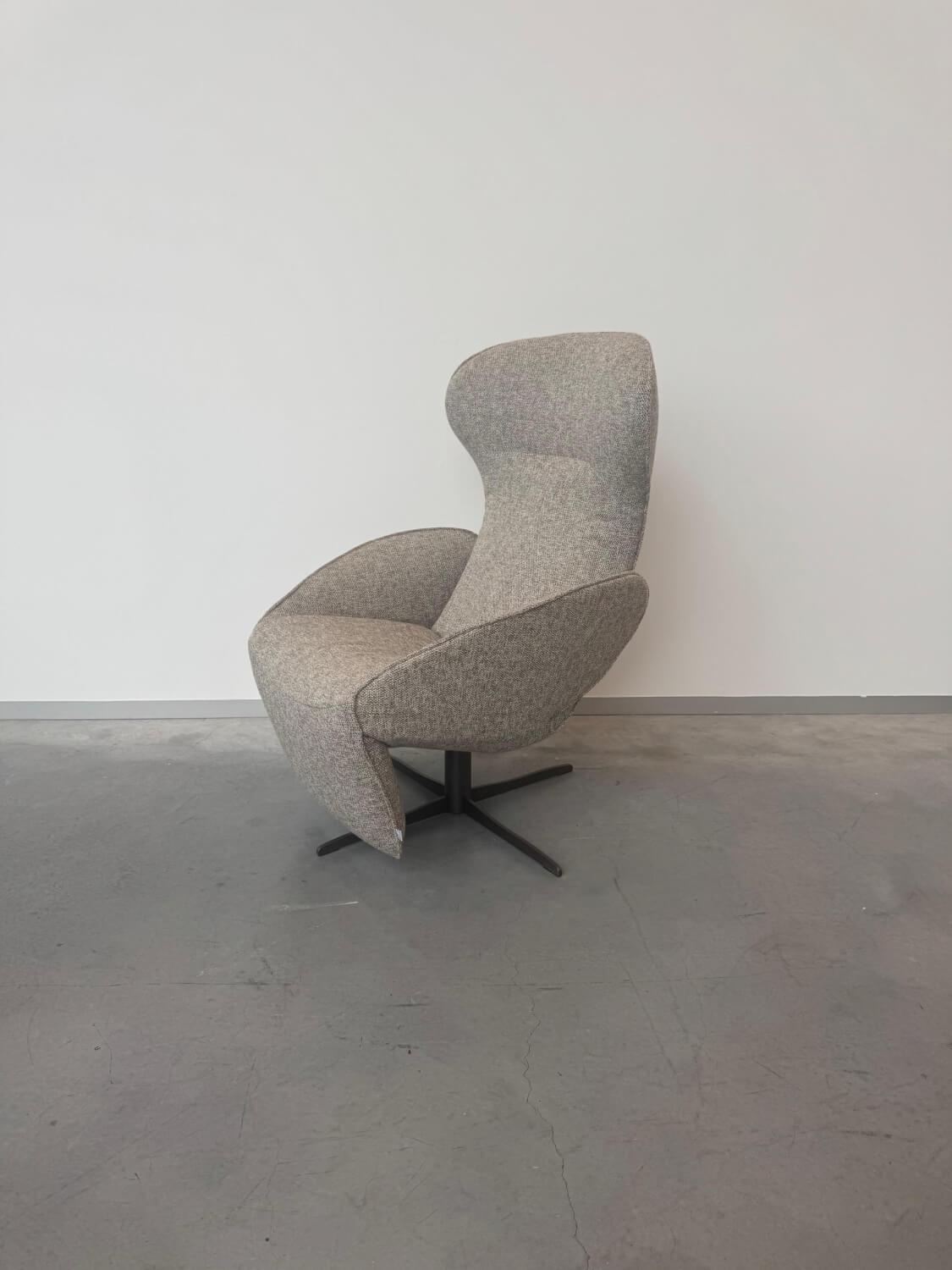 Jori - Relaxsessel Daydreamer Mono-Move Medi Stoff Bembebis 704 Grau 4 Stern Fuß Gewellt Braun Lackiert - 3