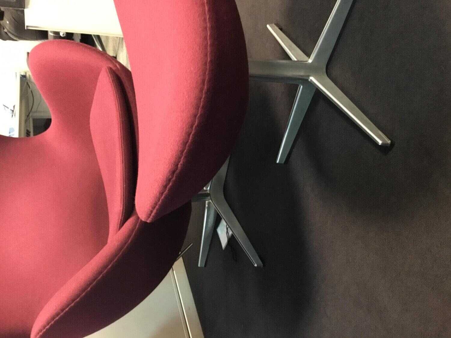 Fritz Hansen Oxford Premium Sessel mit niedriger Rückenlehne aus Stoff