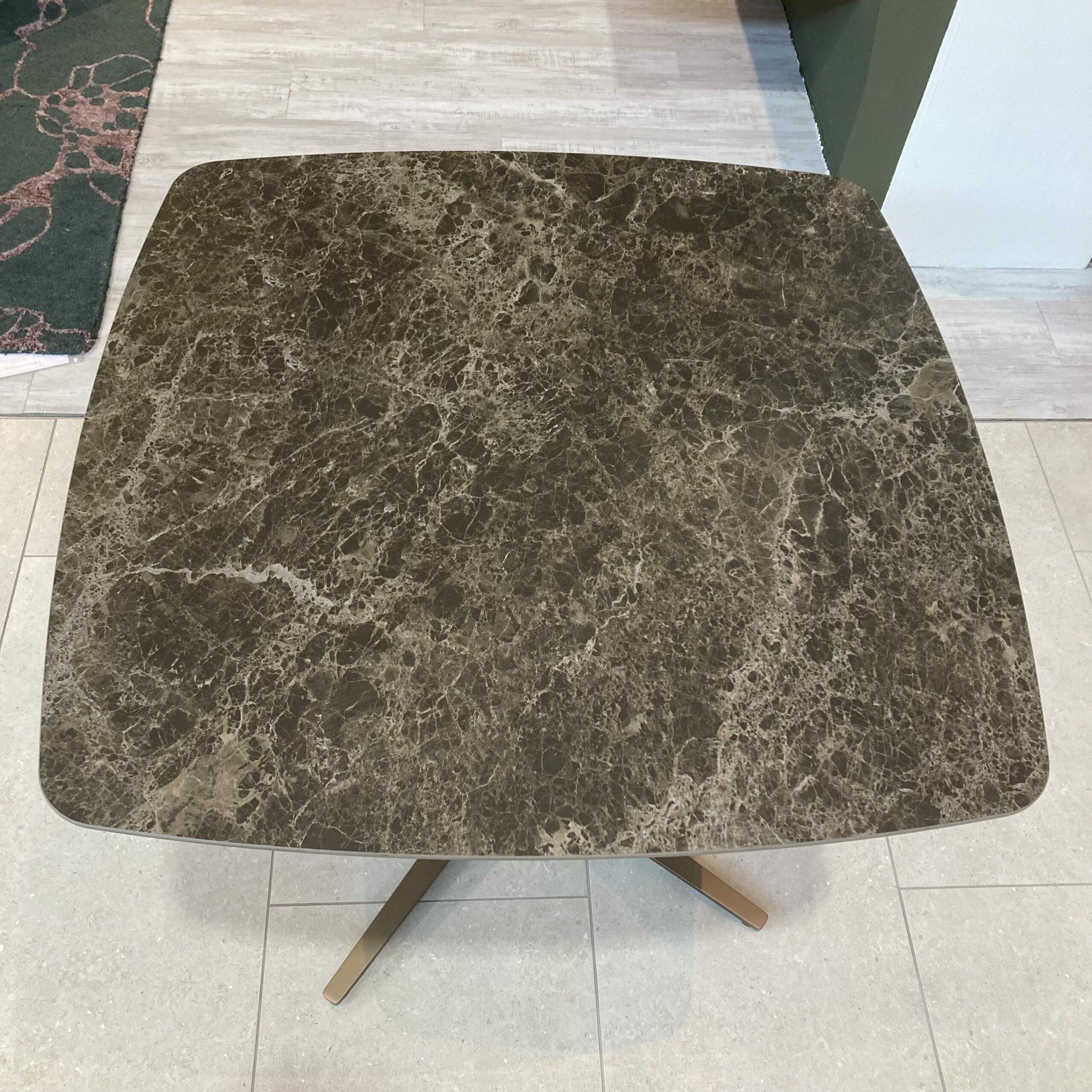 Ronald Schmitt Design - Bistrotisch Bistro Platte Keramik Bombiert Marmor Dunkel Grau Schwarz Gestell Metall Bronze - 3