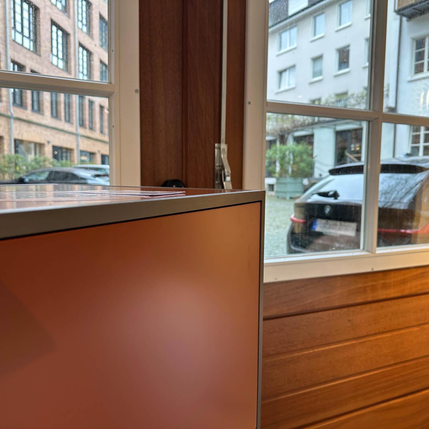 Ligne Roset - Sekretär Dita Lack Couleurs Cuivre Braun Orange Rahmen Metall Bronzeeloxiert Mit Kabeldurchlass - 2