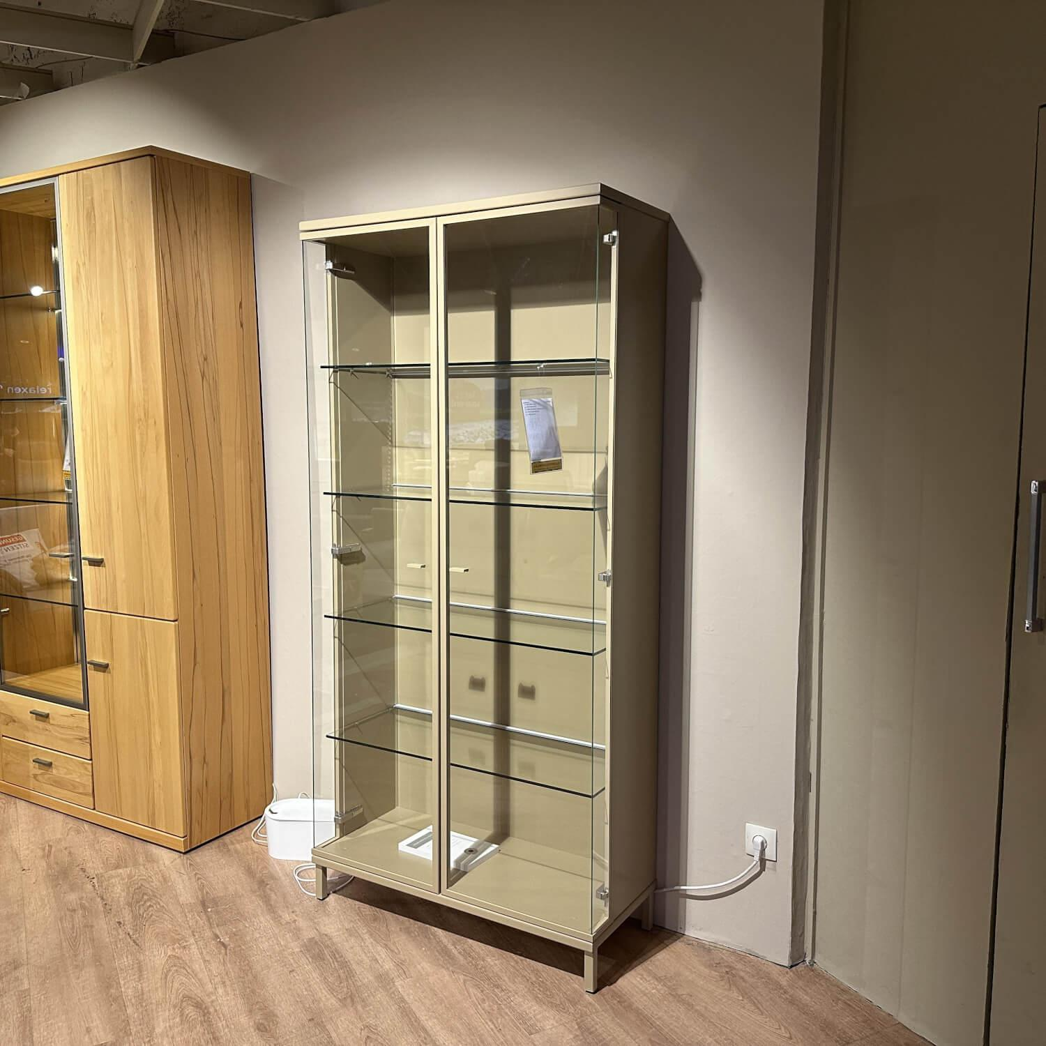 Rietberger Möbelwerke - Vitrinenschrank Opera 89647 Lack Macchiata Beige Mit Beleuchtung - 4