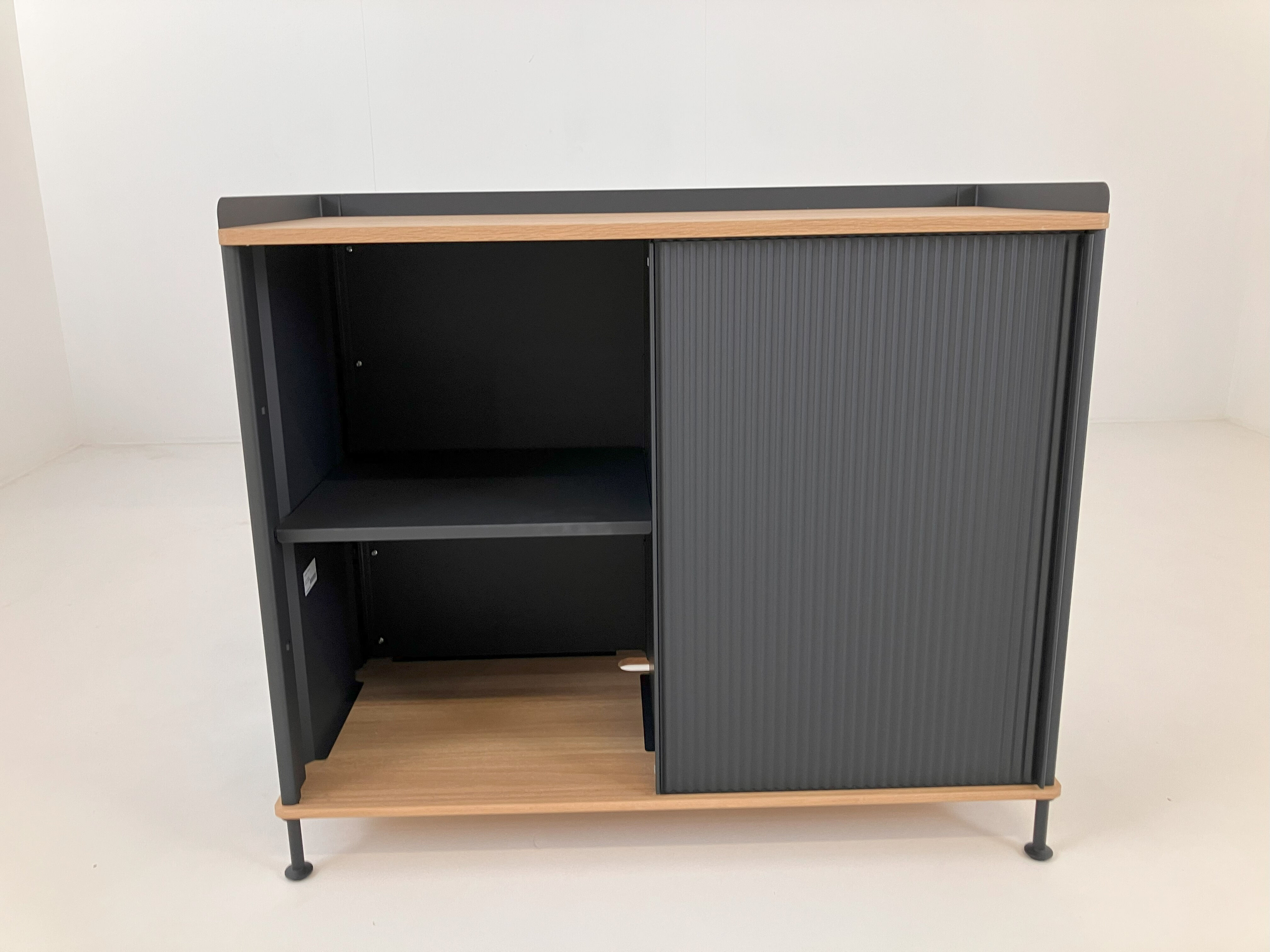 Muuto - Sideboard Enfold Platte Eiche Geölt Korpus Stahl Schwarz Pulverbeschichtet - 5