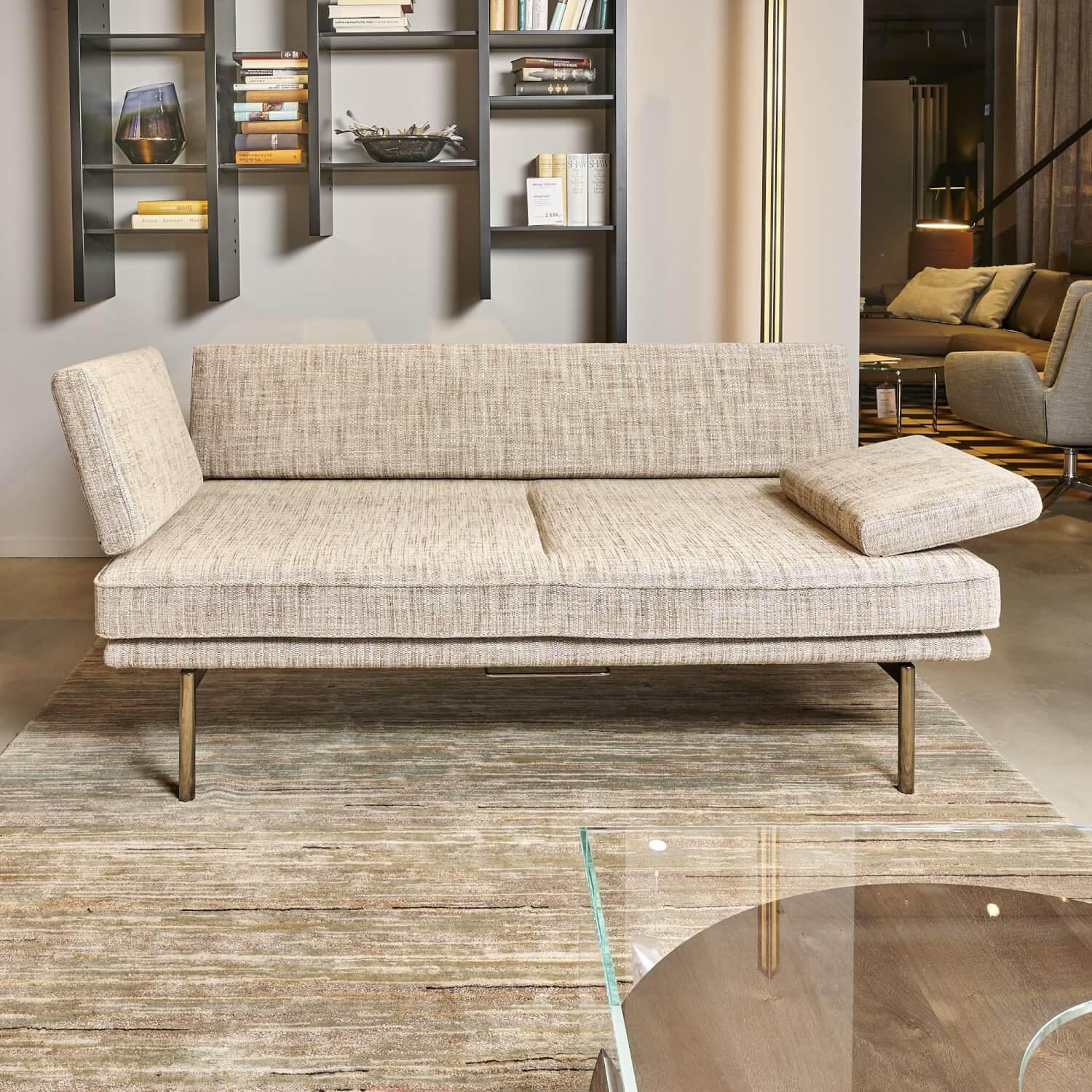 Sofa Living Platform Stoff Grace 7900 Golden Sand Gestell Schwarzchrom