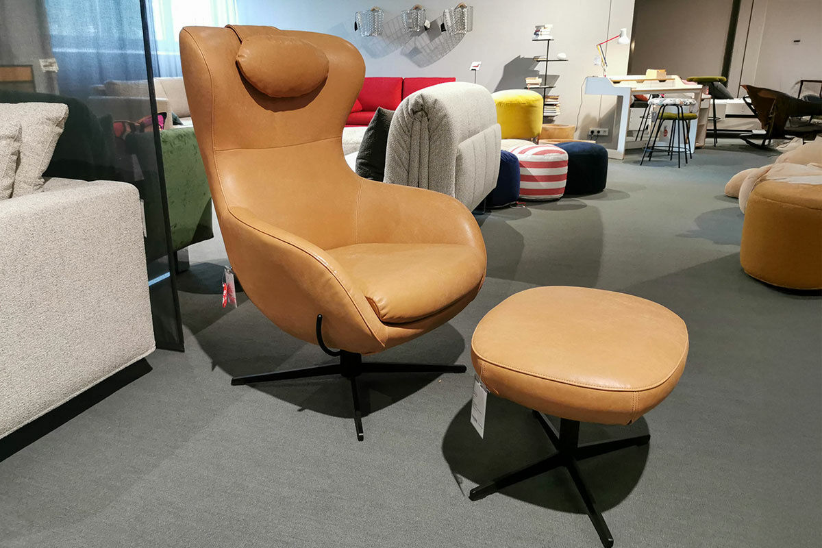 Signet - Sessel Jester Leder Rancho Brandy Hellbraun Gestell Schwarz Pulverbeschichtet mit Hocker - 2