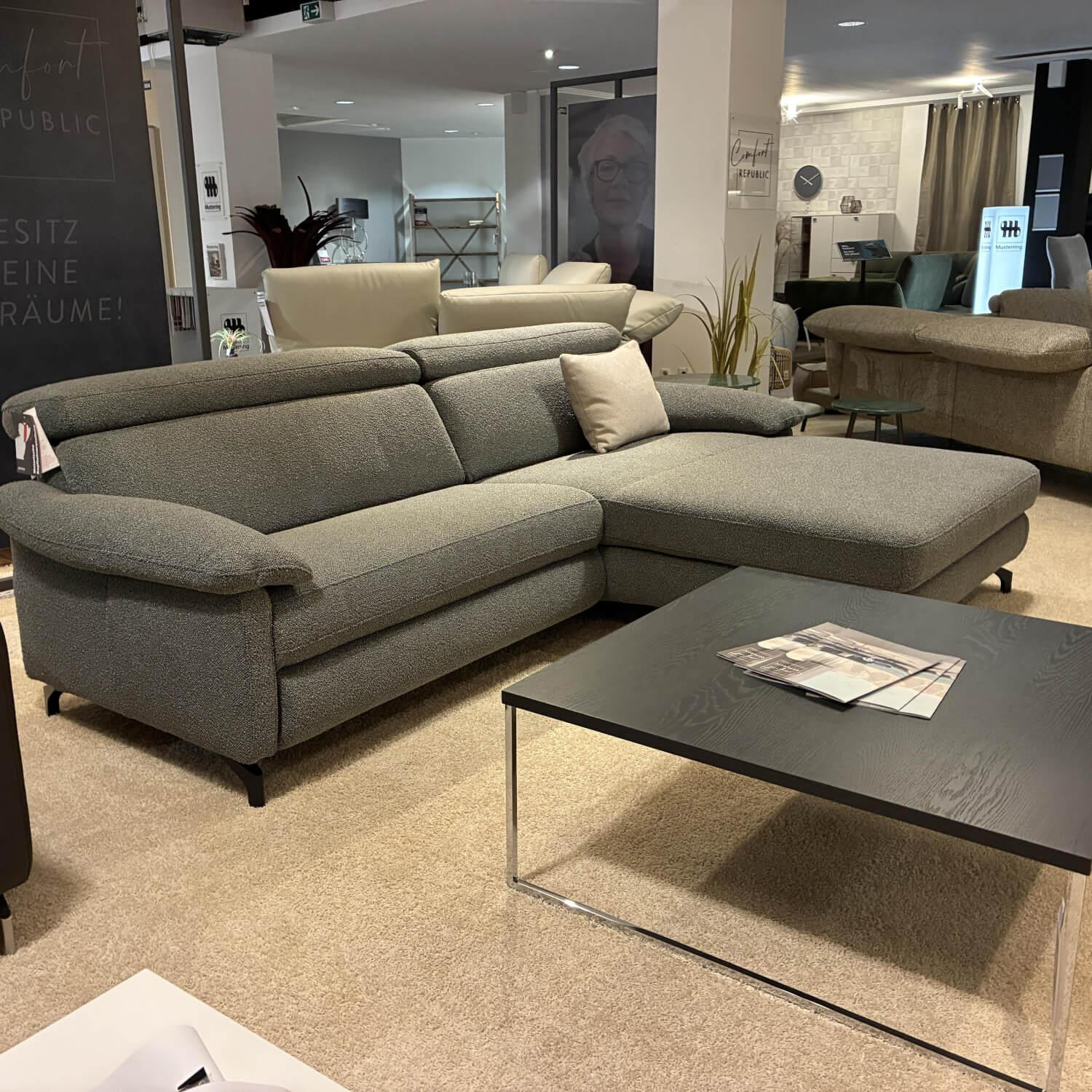 Polsteria - Ecksofa Paulina B Stoff Space Khaki 757 Grün Grau Füße Metall Schwarz Matt Mit Verstellbarer Kopfstütze - 5