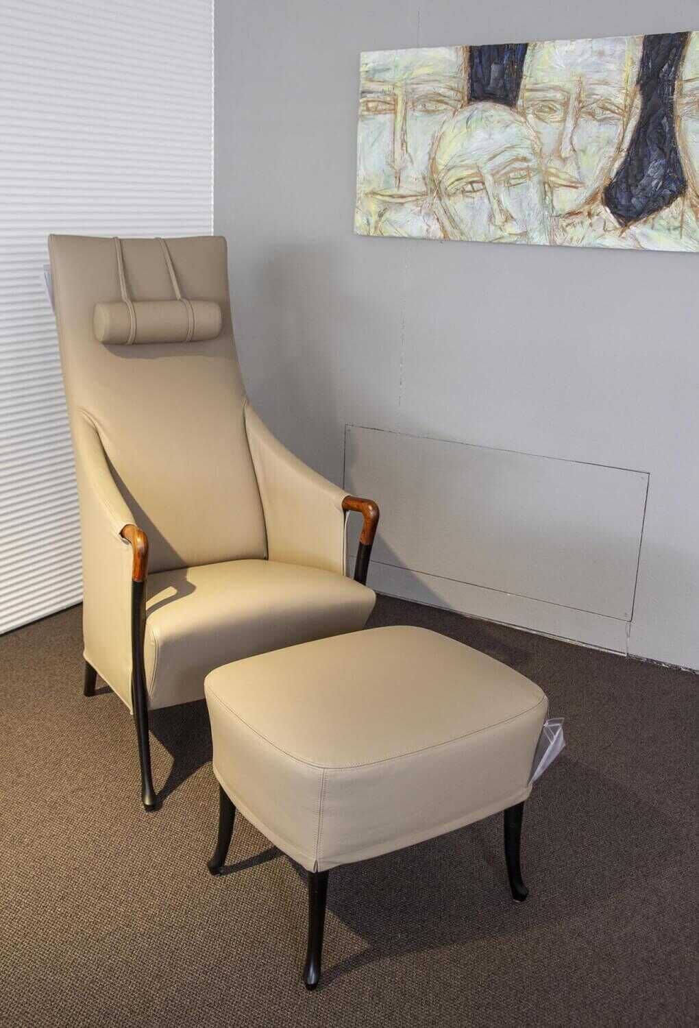 Giorgetti - Sessel Bergere 63240 Leder 9162 Taupe 2613 Creme mit Kopfstütze mit Hocker Progetti 63350 - 2