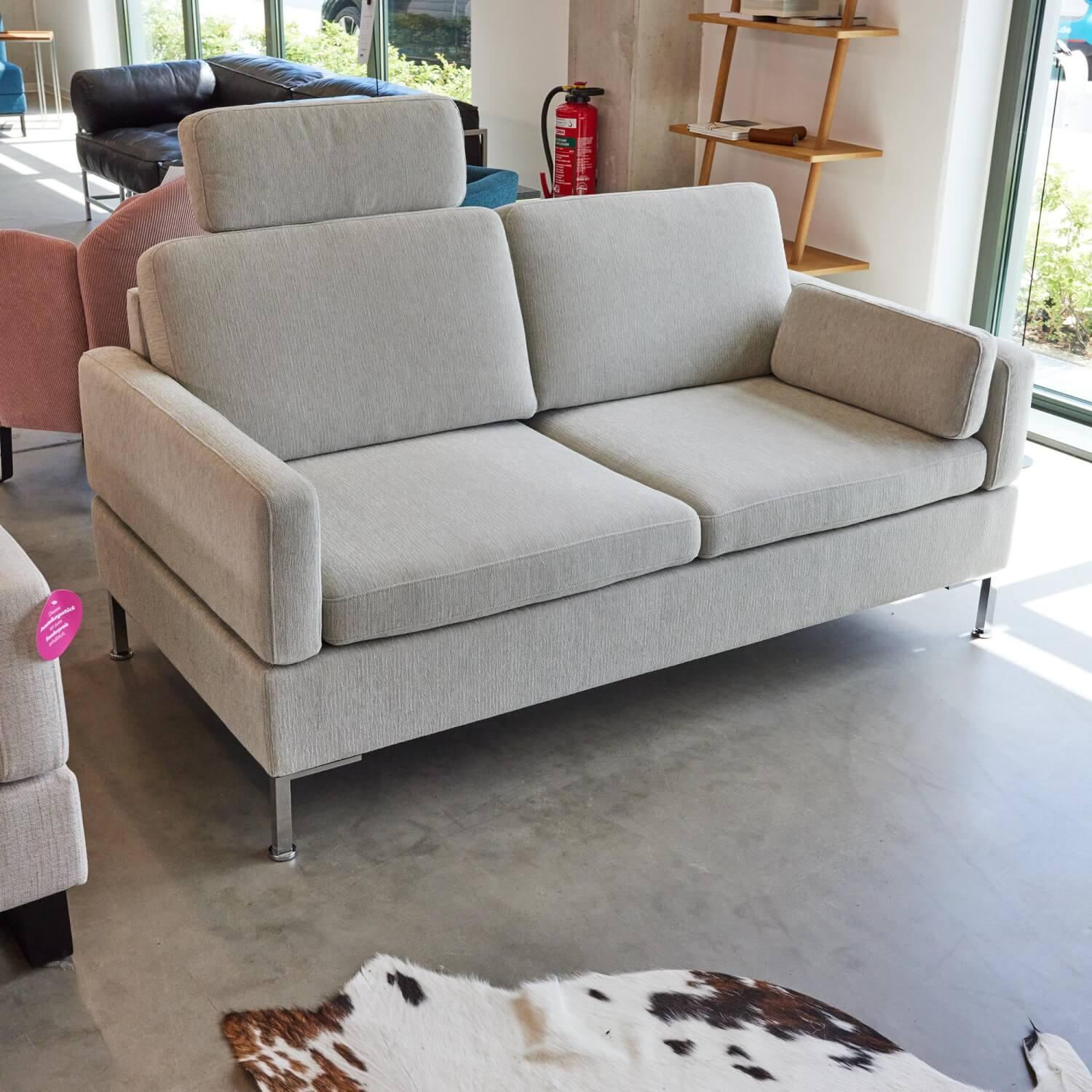 Brühl - Sofa Alba M Stoff 3637 Beige Grau Fuß Chrom Glänzend Mit Integrierten Kopfstützen - 6