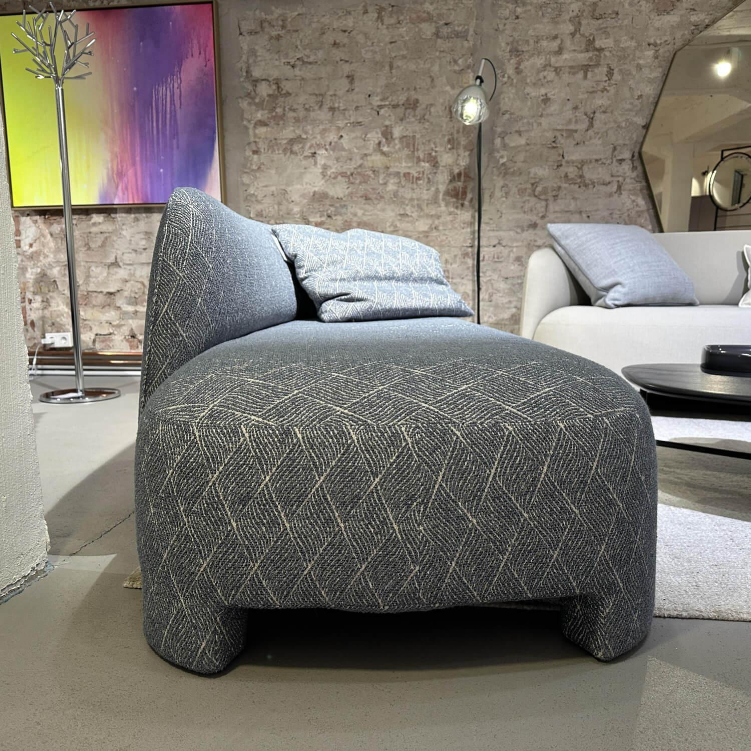 Ligne Roset - Sofa Taru Stoff G Vidar Slice Blau Beige Gestell Stahlrohr Mit Kissen - 4