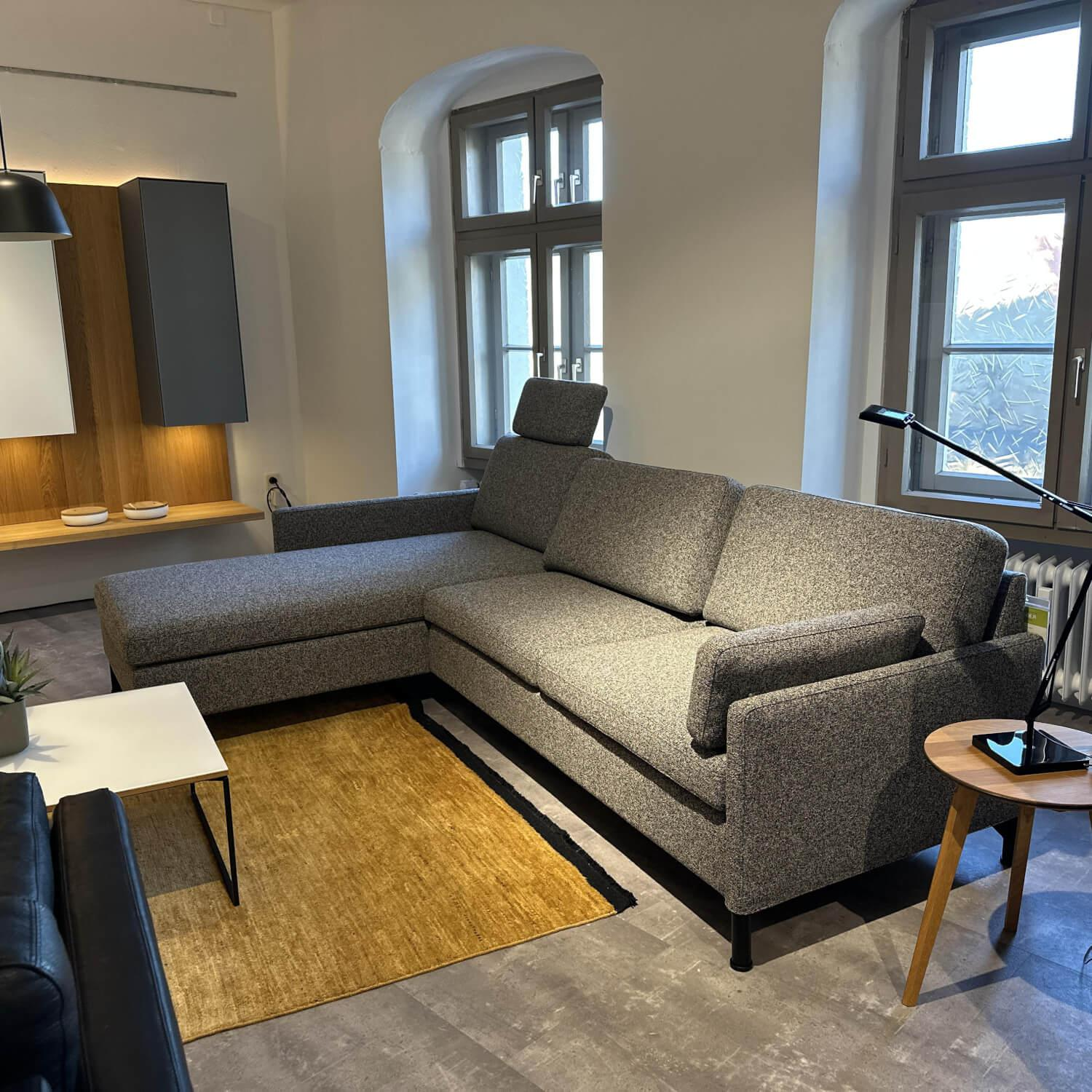 Brühl - Polstergruppe Stoff 4403 95 Anthrazit Grau Gestell Metall Schwebend Rund Schwarz Armteil Abklappbar - 4