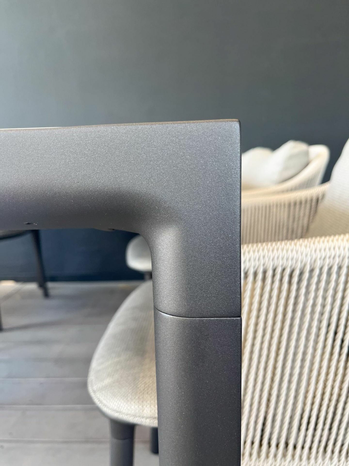 Tribù - Esstisch Illum Platte Keramik Piombo 89 Schwarz Gestell Aluminium Wengefarben 89 Schwarz - 5