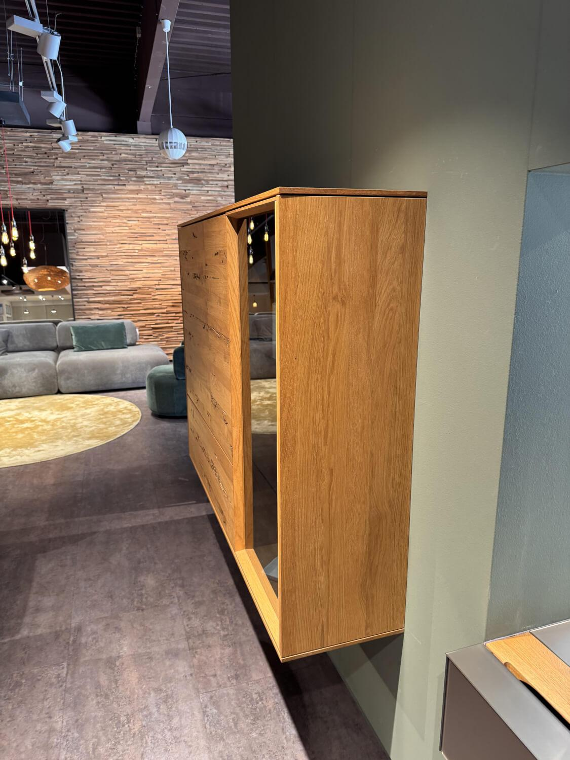 Team 7 - Hängeschrank Eiche Natur Front Venedig Eiche Natur Und Rauchglas Mit Beleuchtung - 4