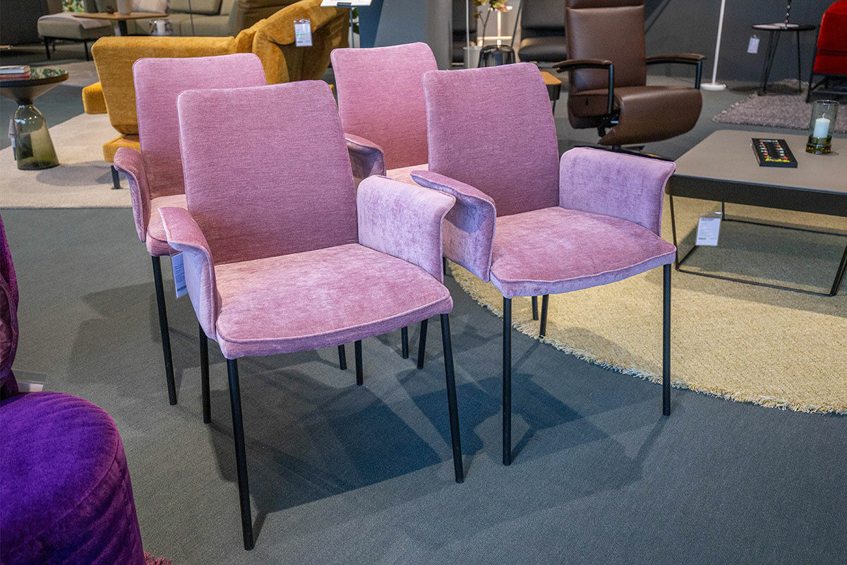 Christine Kröncke - 4er-Set Stuhlgruppe Jaro-200 Stoff Eloy 060 Rosewood Rosa Gestell Edelstahl Schwarz Gepulvert - 3