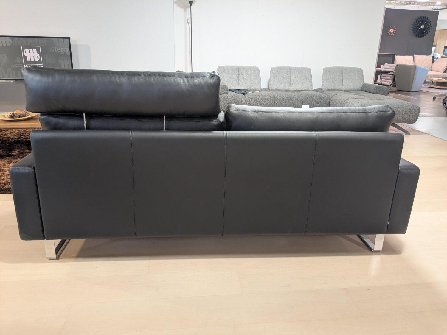 COR - Sofa Conseta 2-Sitzer Leder 286 Schwarz Kufen Verchromt mit 2 Armlehnkissen - 3