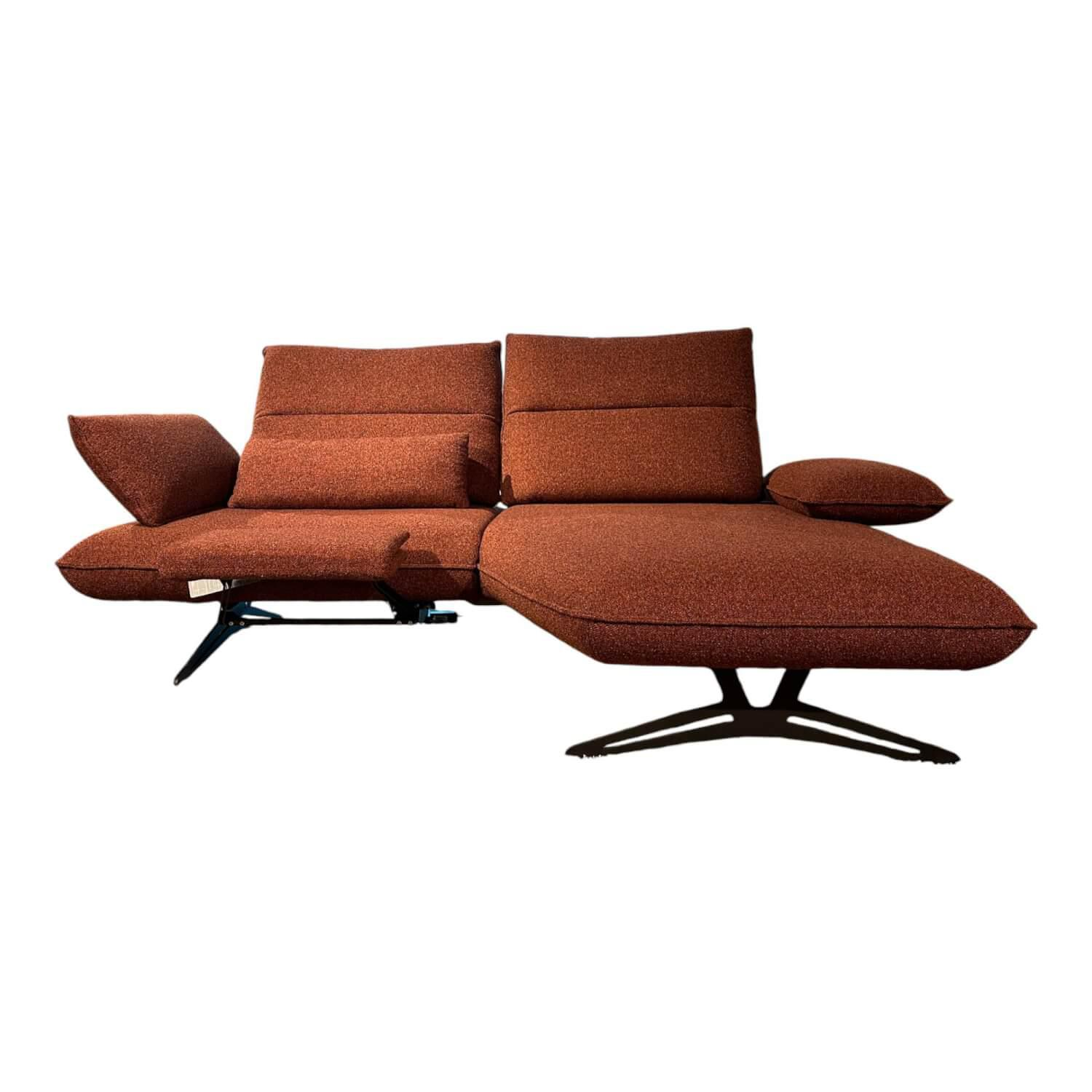 Koinor - Ecksofa Caio Stoff 16 Luando 39 Rot Metallkufe Schwarz Matt Mit Funktionsrücken Und Sitztiefenverstellung - 1