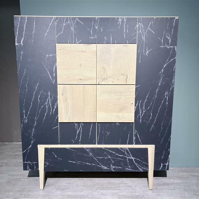Voglauer - Highboard V-Tektura TEH12AF Alteiche Rustiko Schwemmgrau Lackiert Front Glas Firneis Dark Satiniert Gestell Metall Gold - 2