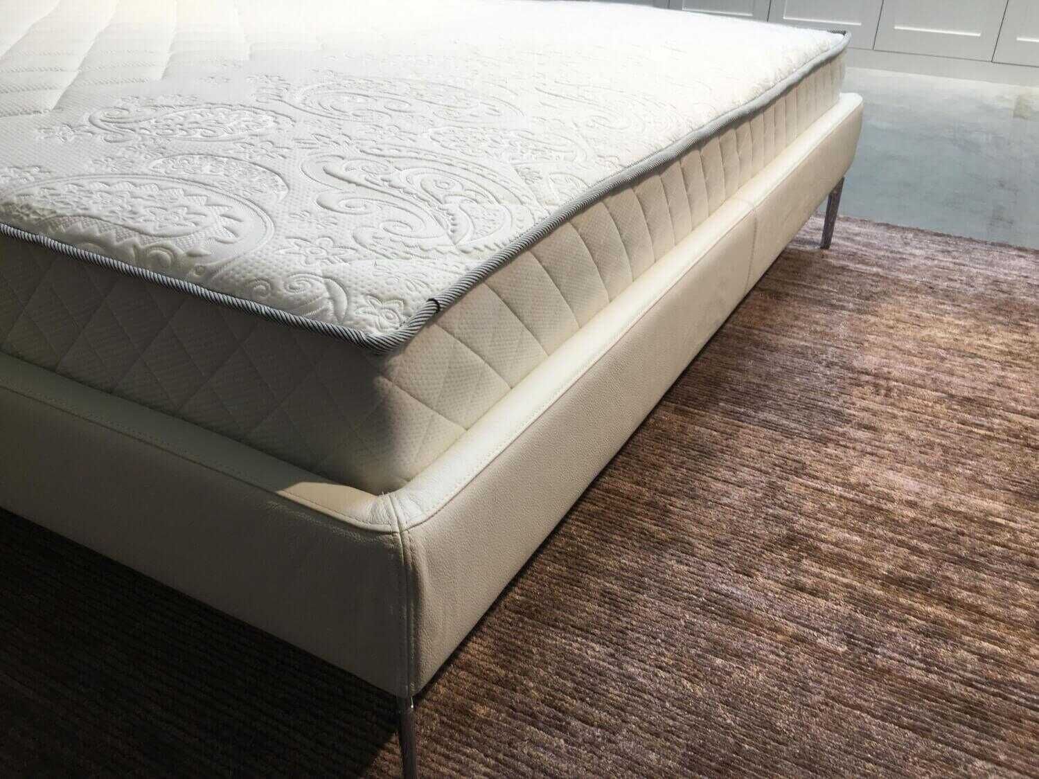 m-C3-B6ller-design-bett-thread-leder-pesano-weiss-pg-2-mit-innenleben-und-matratze-paisley-h3-c7ff644a34be5L35CiCPIlZ06 Möller Design - Bett Thread Leder Pesano Weiss PG 2 mit Innenleben und Matratze Paisley H3 - 9