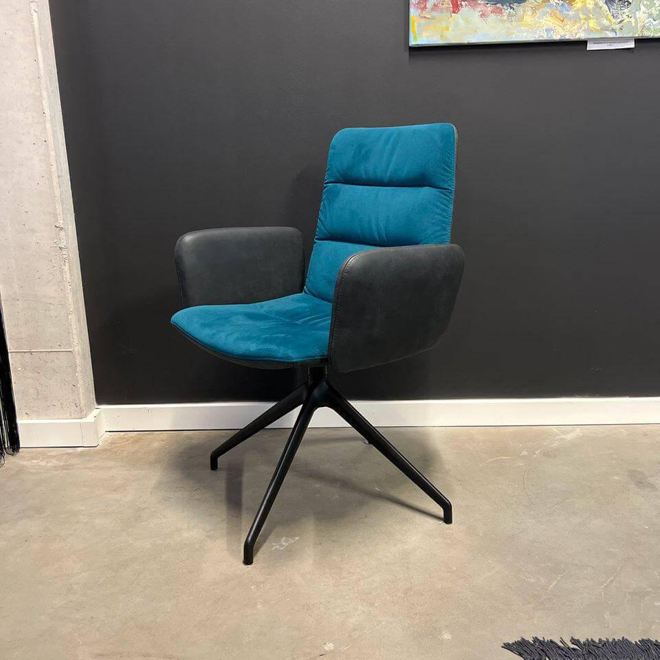 KFF - Stuhl Arva Light Außen Leder Sauvage Anthrazit Innen Stoff Seven Petrol Blau 4 Fuß Sterngestell Schwarz - 4