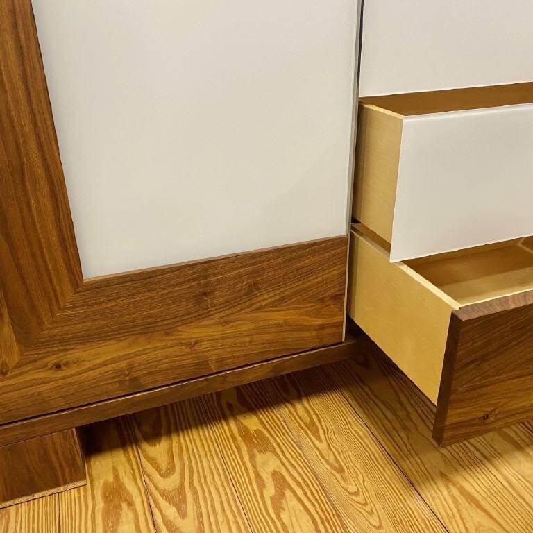Scholtissek - Kommode Varus Ast Nussbaum Glas Optiwhite Matt - 2