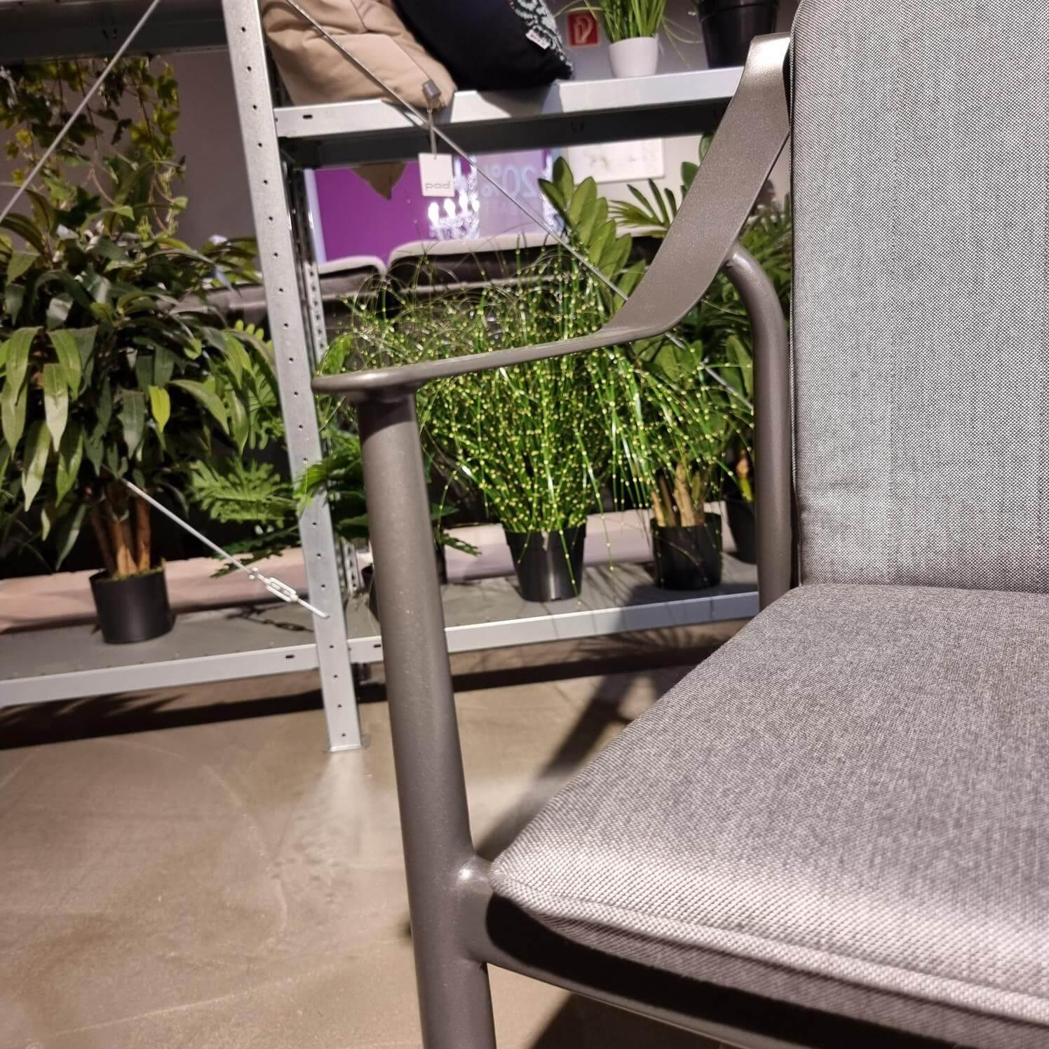 Stern - Set of 4 chairs Vanda fabric silk grey frame aluminum anthracite - 3