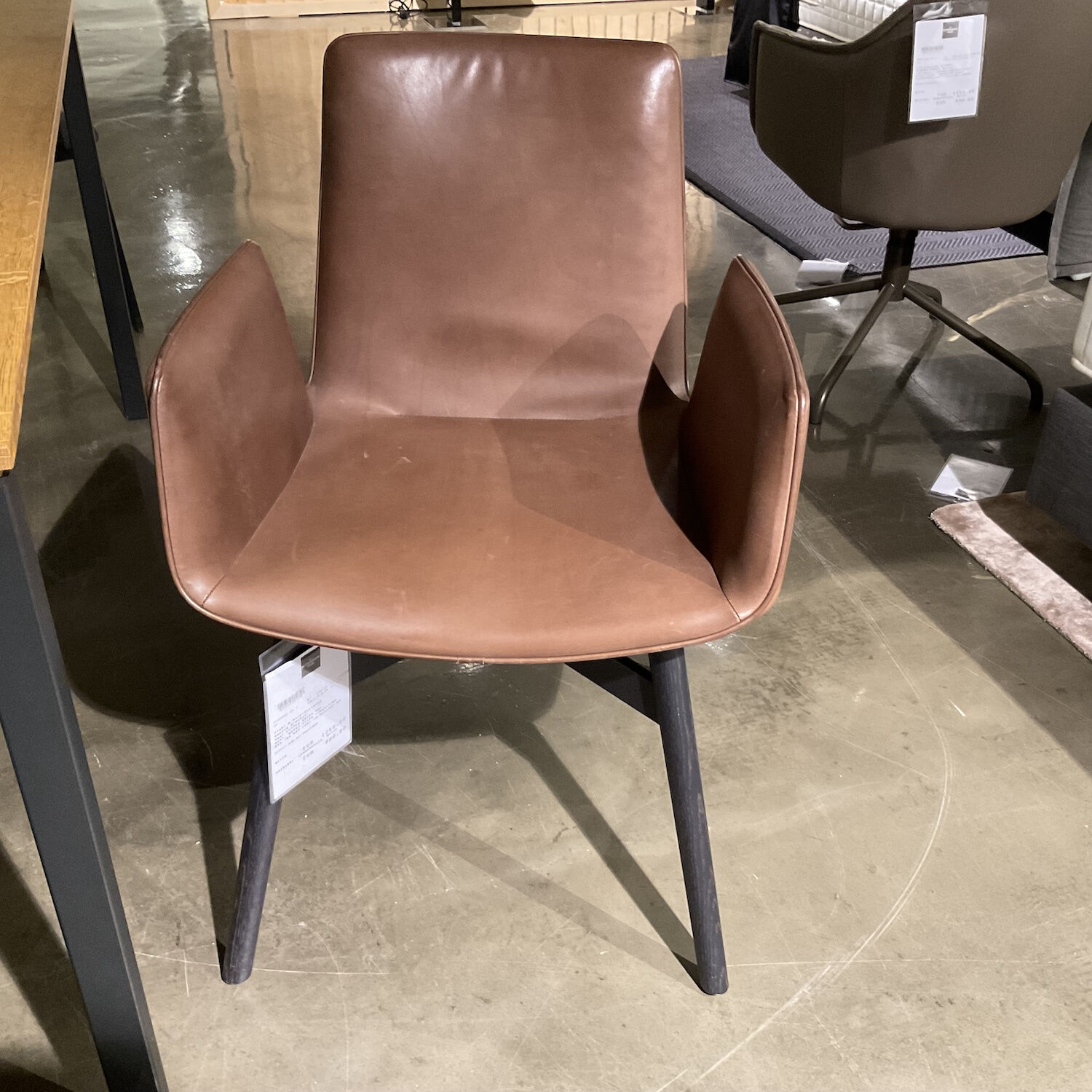 Freifrau - Armlehnstuhl Amelie High Leder Oman Coffee Braun Gestell Eiche Schwarz Geölt - 4
