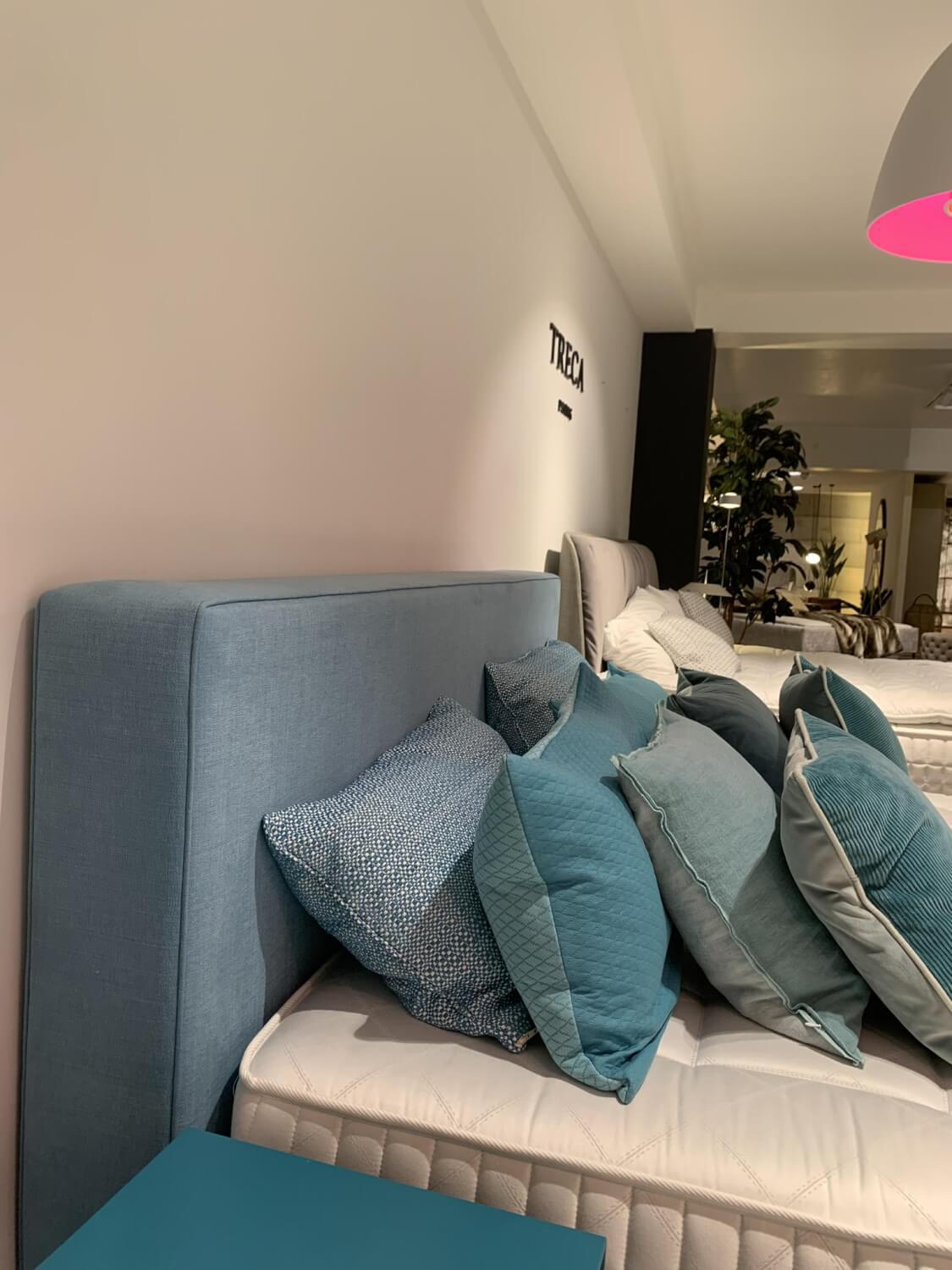 Treca Interiors - Boxspringbett Cube Stoff Hot Madison Blau mit 2 Matratzen Imperial Airspring Prestige Medium Fest - 2