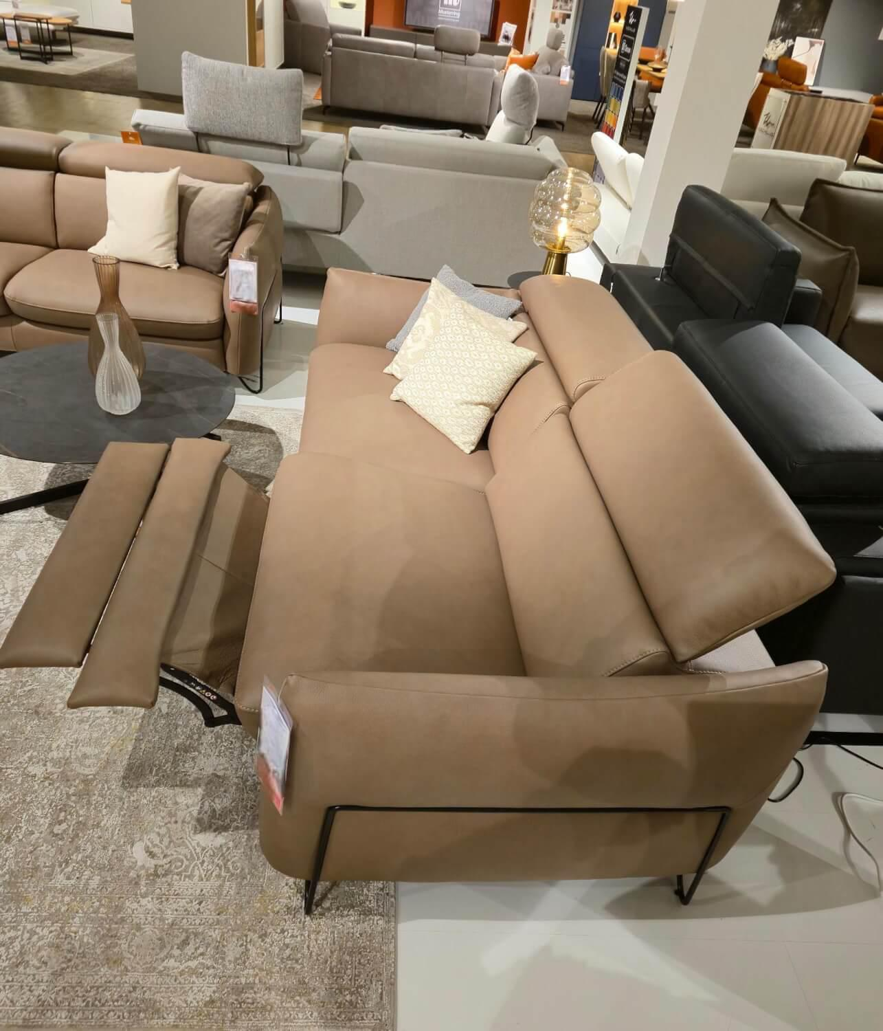 Calia Italia - Polstergarnitur 2er Set Sofa Confetto Leder Nature Terra 74 Braun Metallfuß Schwarz Matt Mit Relaxfunktion - 2