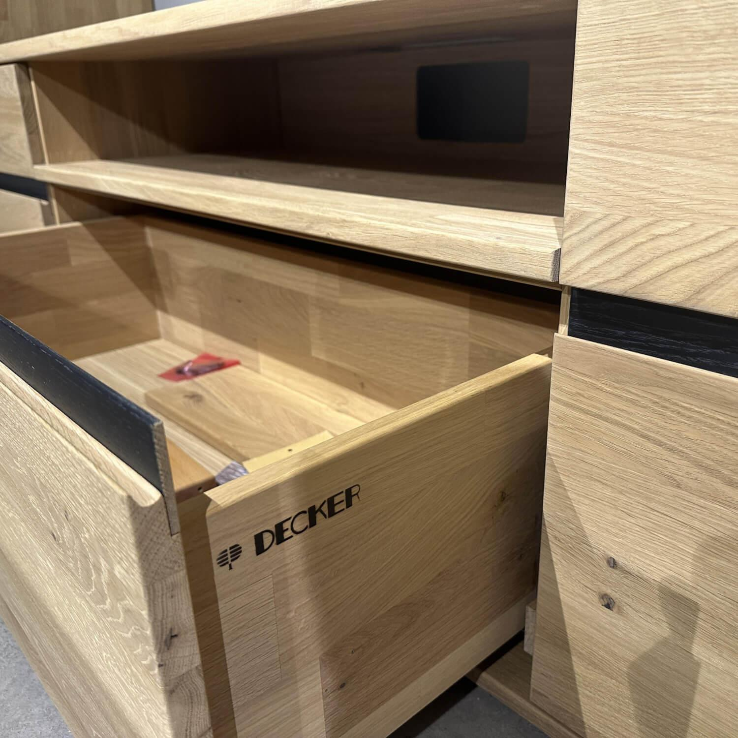 Decker - Wohnwand Ameno Wildeiche Massiv Bianco Weiß Geölt Rückwand Schiefer Inkl. Beleuchtung - 5