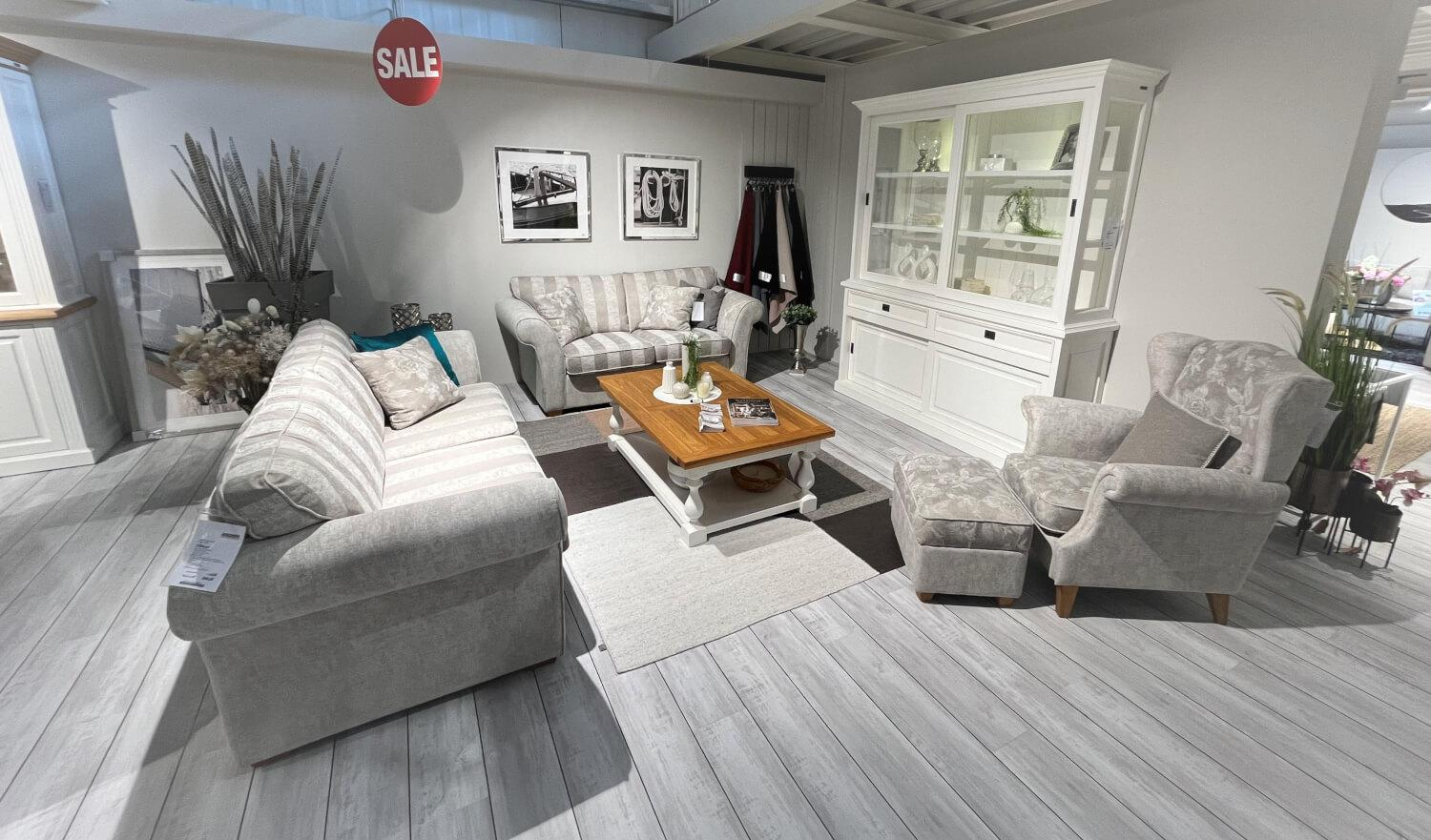 Natura - Garnitur Lebensart Brunswick Romantic Stoff Dagano Uni Beige Grau Oder Dagano Beige Grau Blümchen Sitz- Und Rückenkissen Dagano Beige Gestreift Füße Eiche Natur Geölt - 2