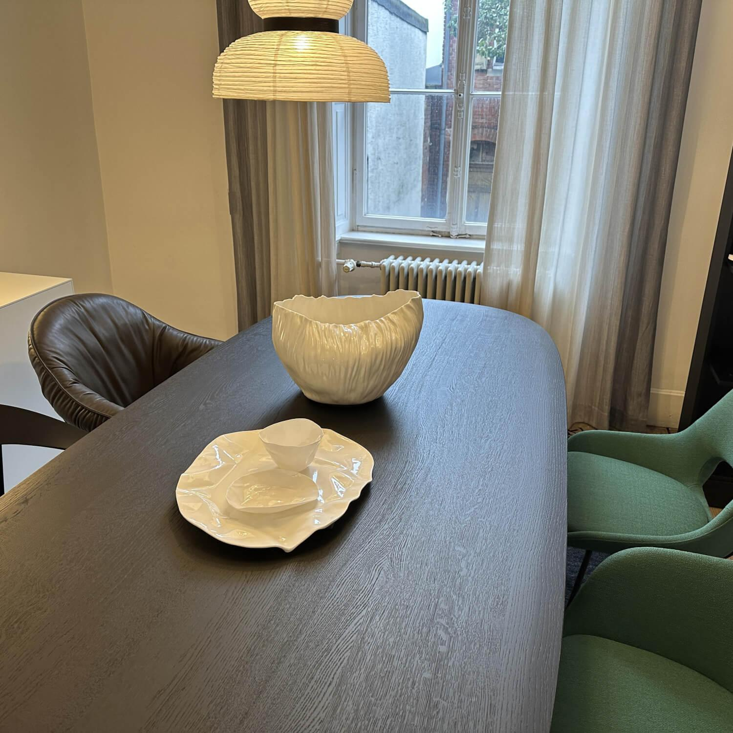 Zoom by Mobimex - Tisch Bridge BRI240El Oval Platte Holz Eiche Gebürstet Kohleschwarz Schwarz Lackiert Gestell Beton Anthrazit - 4