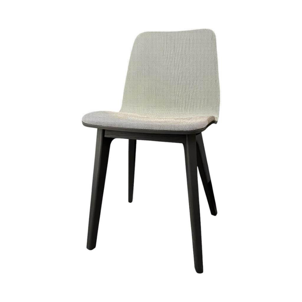 Zeitraum - Stuhl Morph Stoff 2 Rohi Pepper Grau Gestell Europäische Eiche Massiv Graphitschwarz Gebeizt - 1