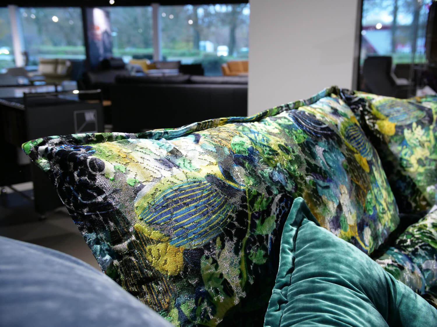 Bretz - Living area Matilda Fabric 64 1984 Happy Velvet Powder Grey Blue Colorful With cushions - 7