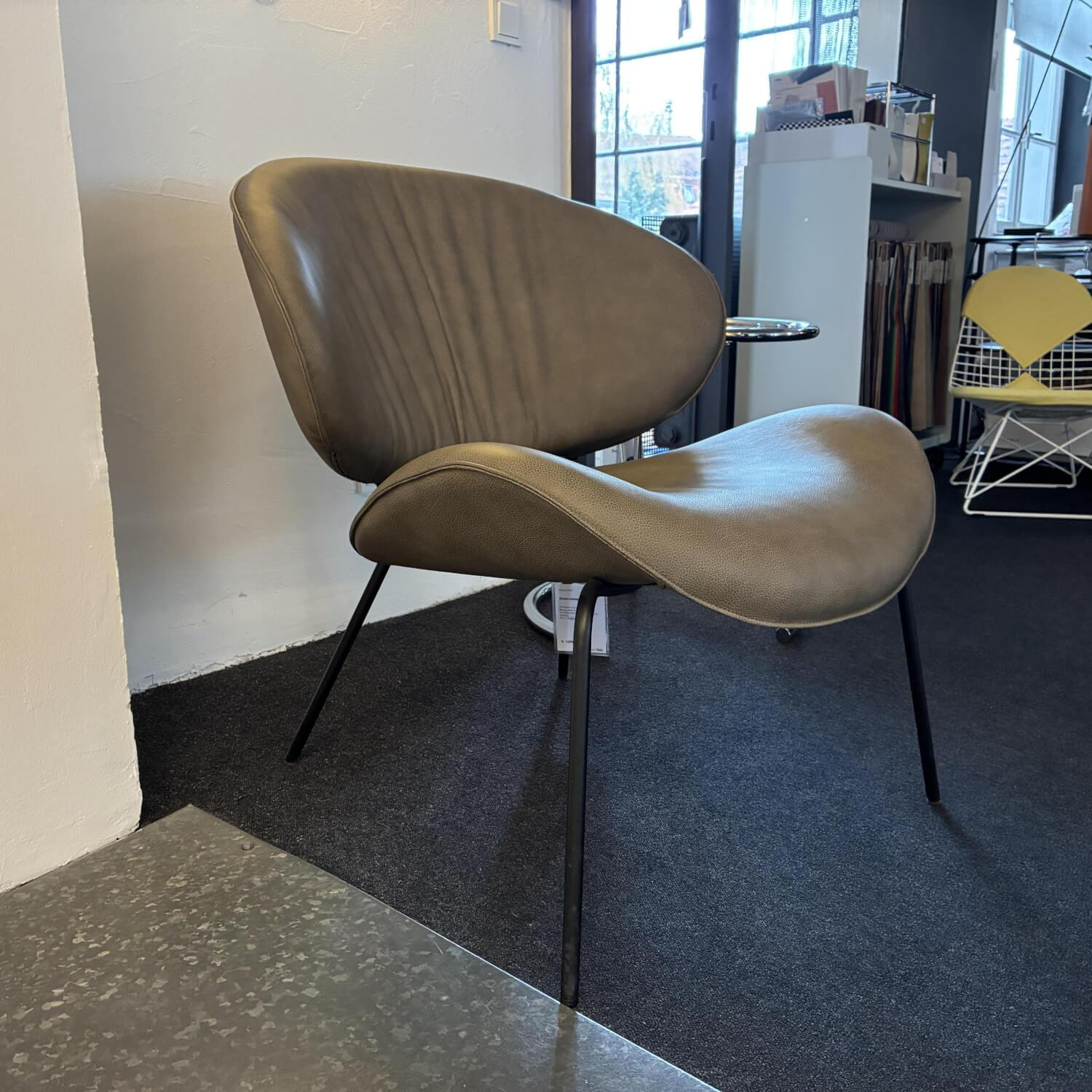 KFF - Sessel Alvaro Lounge Leder Couro 327 taupe Grau Beige Gestell Metall Struktur Schwarz - 4