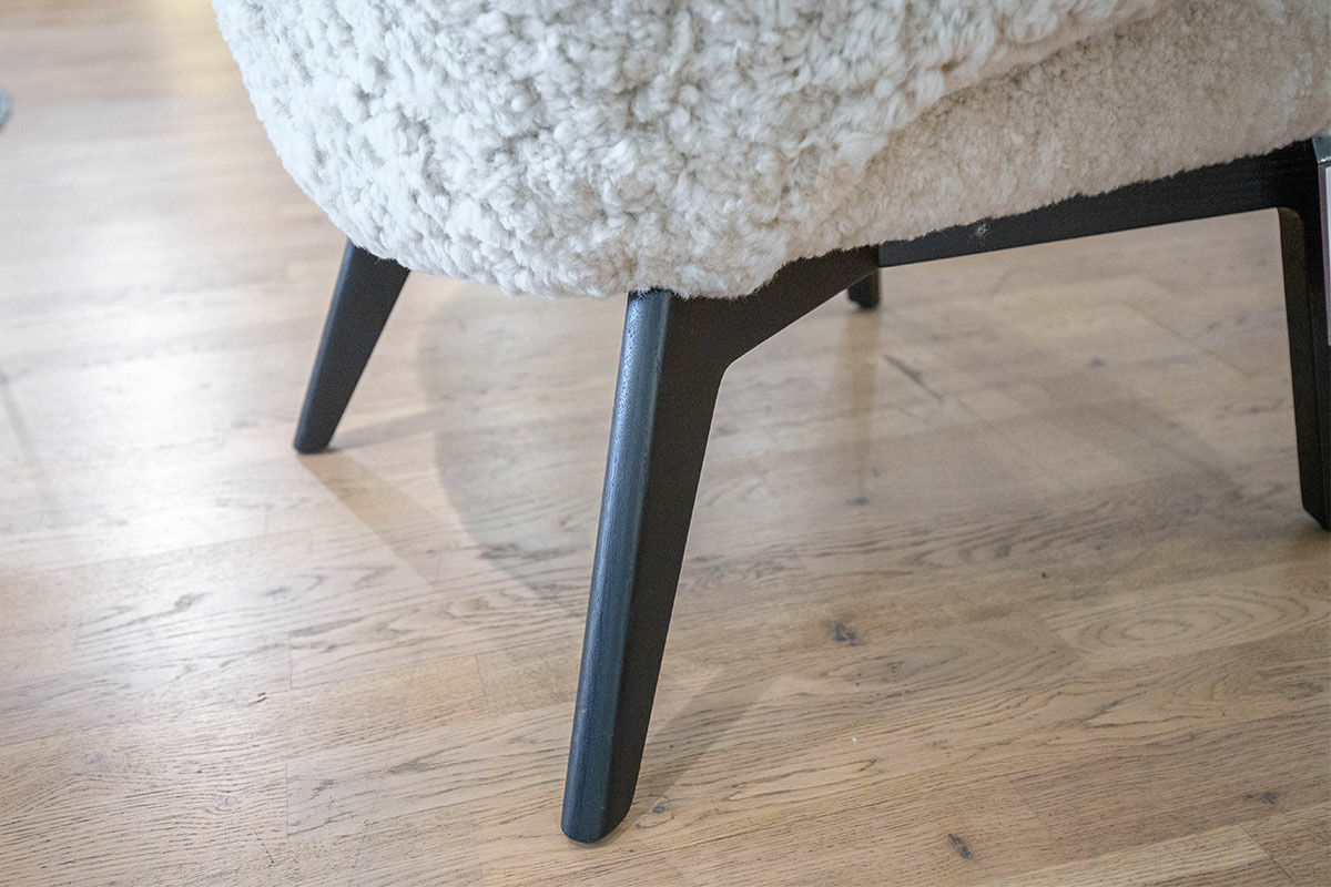 Fritz Hansen - Sessel Let Stoff Australian Sheepskin Schafwolle Creme Gestell Holz Schwarz - 5