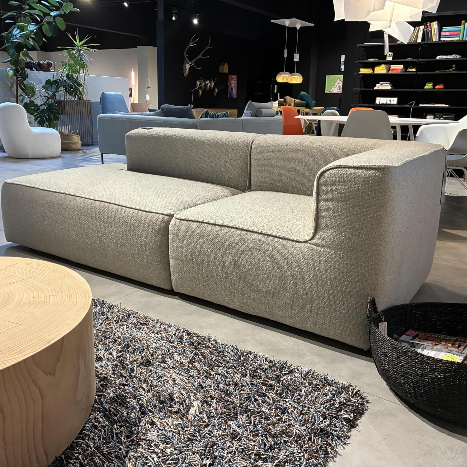 Blomus - Sofa Tasi 669 Stoff Socia Kuon Desert Grau Beige Füße Kunststoff Schwarz - 4