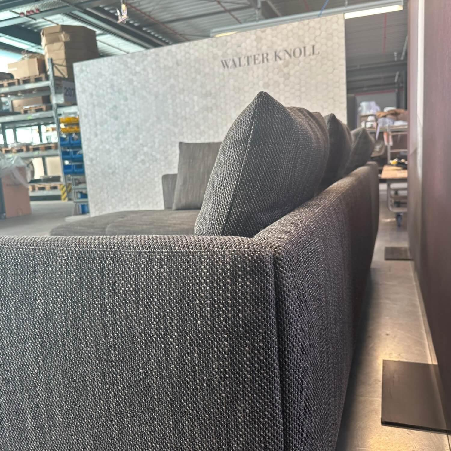 Walter Knoll - Ecksofa Muud Stoff Bogar 7830 Nightshade Grau Kufen Metall Matt Schwarz Pulverbeschichtet Mit Hocker - 8