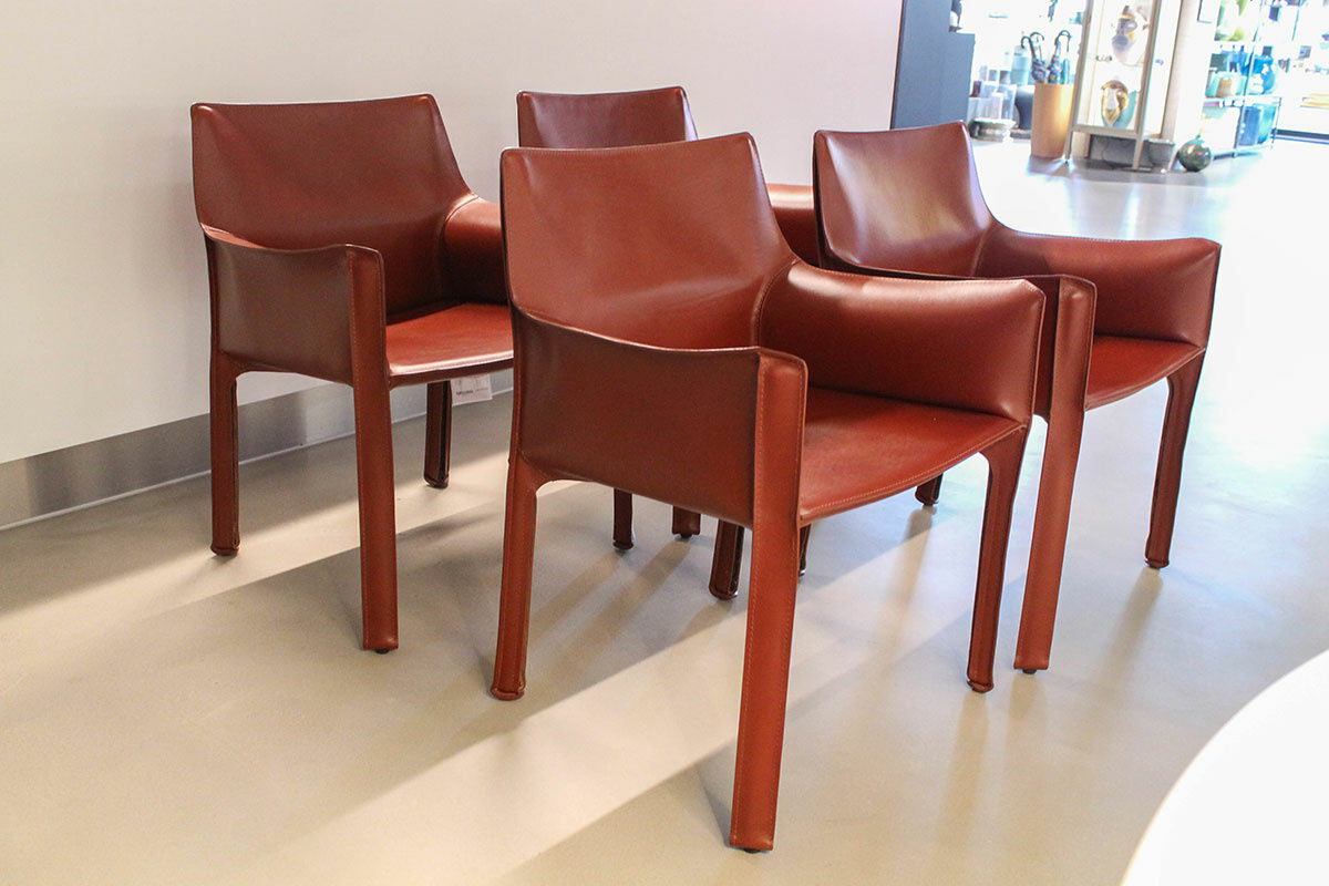 Cassina - 4er Set Armlehnstuhl Cab 413 Maxi Kernleder Rosso Bulgaro Rotbraun Gestell Stahl - 2