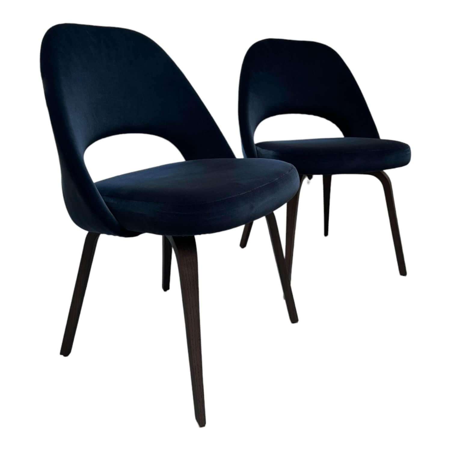 Knoll International - 2er-Set Konferenzstuhl Saarinen Stoff Eva 170 Night Blue Blau Gestell Holz steingrau gebeizt - 1