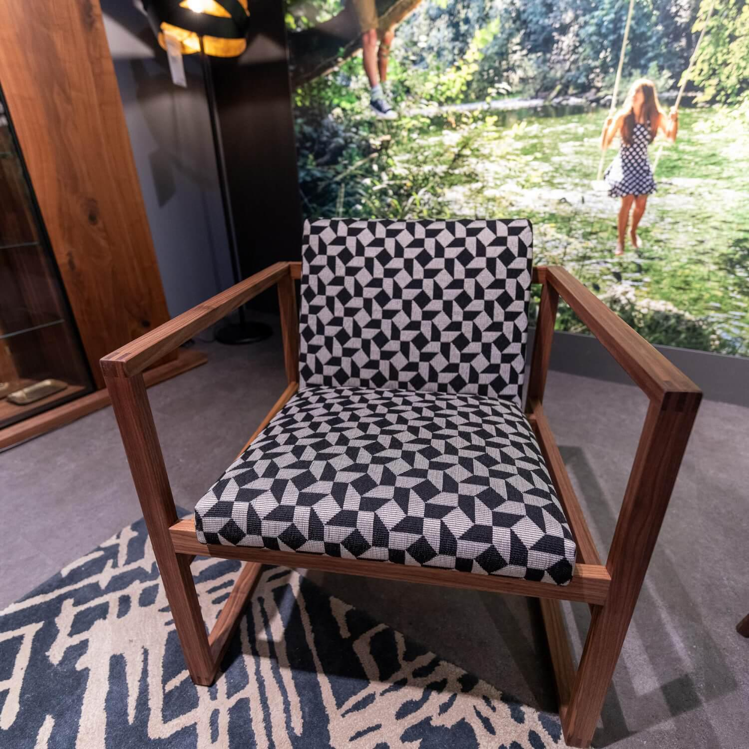 Brühl - 2er Set Sessel Grace Wood 68104 Bezug Stoff 4492 49 Schwarz Weiß Abziehbar Gestell Walnuss - 3