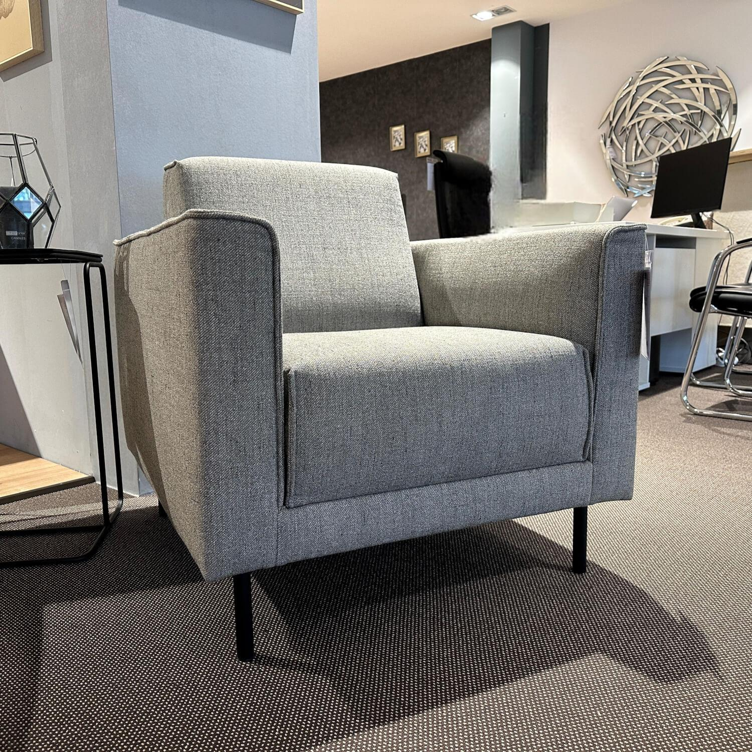 freistil Rolf Benz - Sessel 141 Stoff 5034 Mittel Beigegrau Grau Rundrohrfuß RAL 9005 Tiefschwarz Schwarz - 5