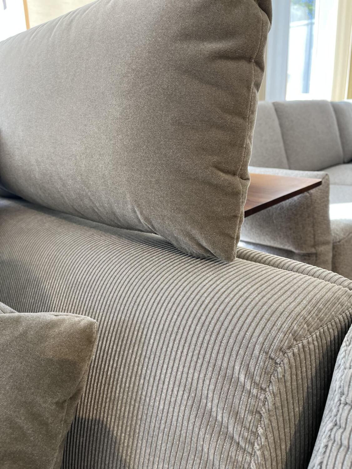 Brühl - Ecksofa Aoyama Stoff 4490 090 Beige Gestell Metall Verchromt Füße Höhenverstellbar inkl. Hocker - 4