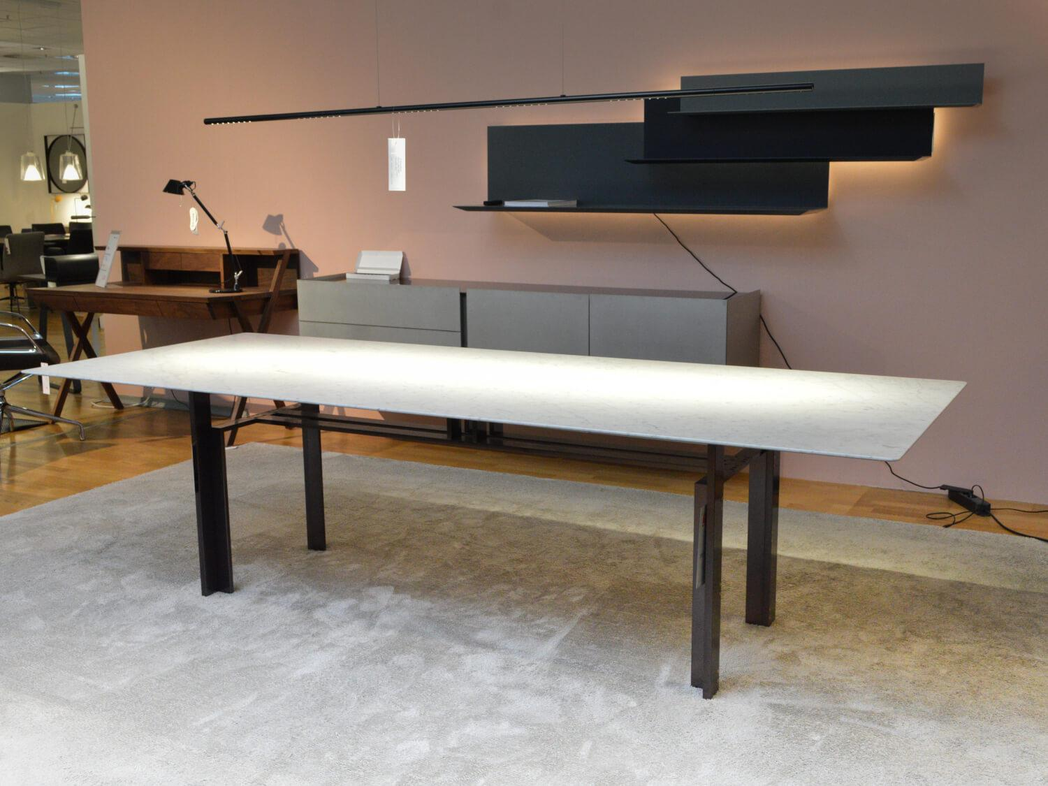 Cassina - Esstisch Doge W01 37 Marmor Carrara Weiß Gestell Aluminium Grau - 2