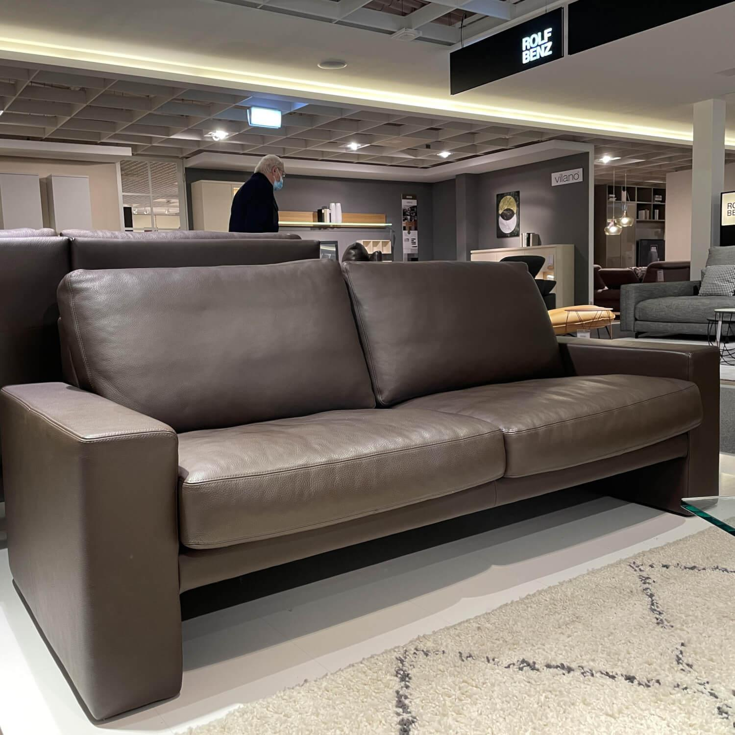 Sofa 2,5-Sitzig Classics 100 Leder 43.089 Mocca Inklusive Hocker