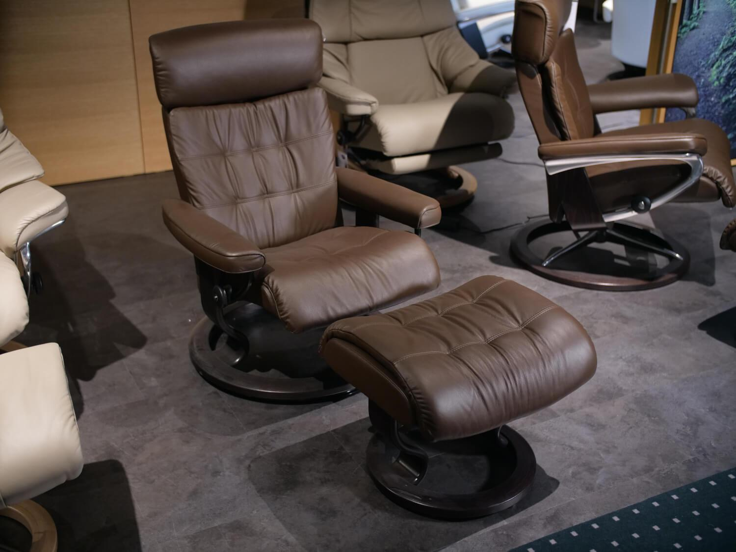 Stressless - Sessel Erik S Mit Hocker Bezug Leder 094 Plaoma Espresso Braun Gestell Classic Holzfarbe Wenge Schwarz - 3