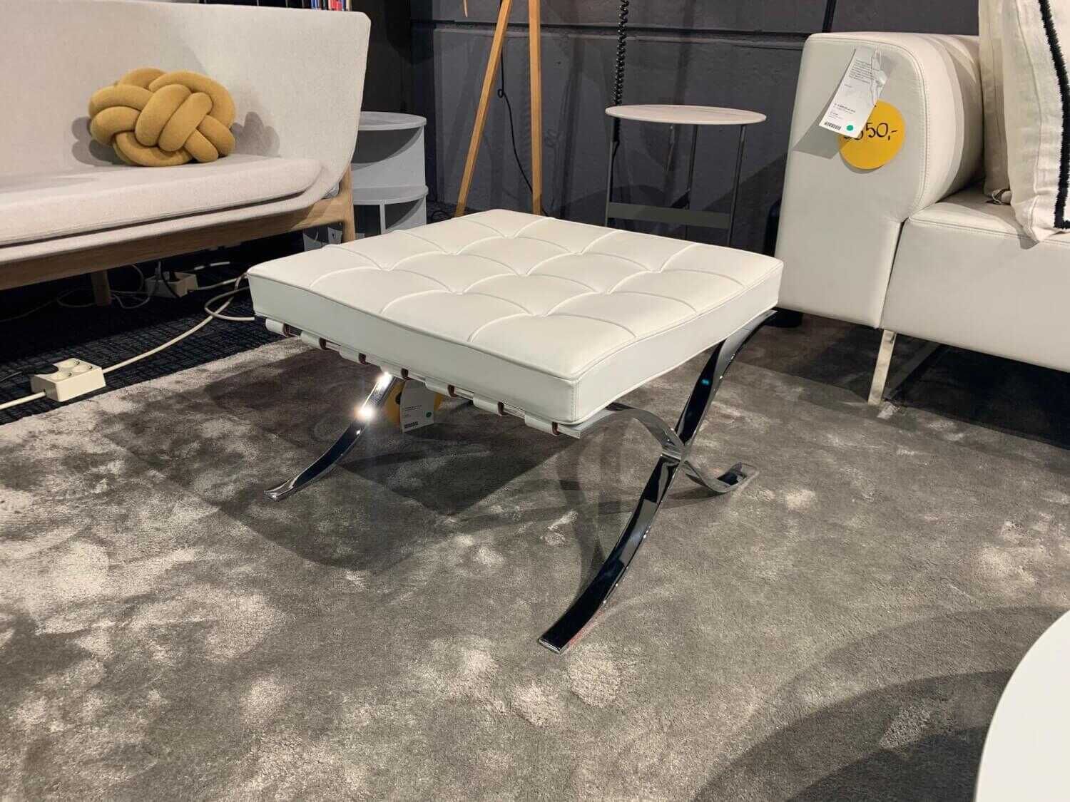 knoll-international-hocker-barcelona-mit-sitzkissen-leder-z-sabrina-wei-C3-9F-sa785-gestell-chrom-32685b6b15329bsOu30RMMPMs Knoll International - Hocker Barcelona mit Sitzkissen Leder Z Sabrina Weiß SA785 Gestell Chrom - 3