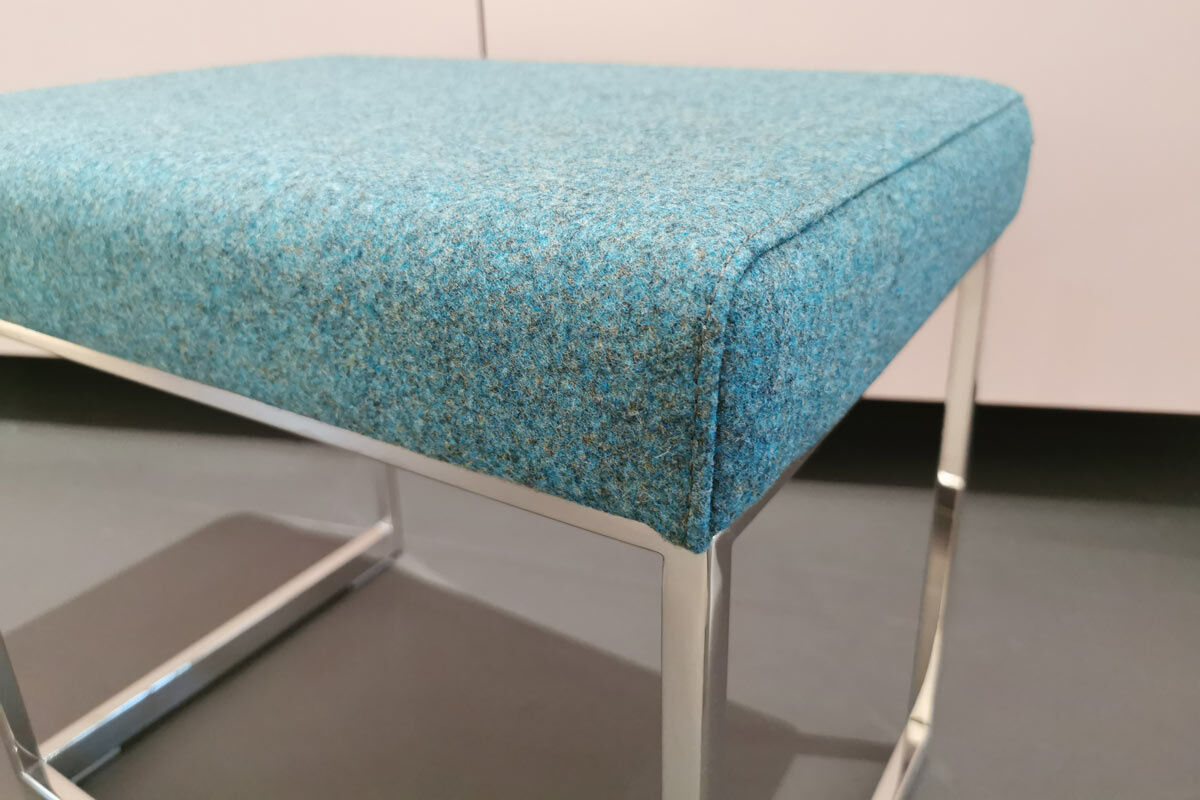 YOMEI - Hocker Squat Stoff Kvadrat Divina Melange 843 Blaugrau Gestell Edelstahl Poliert - 3