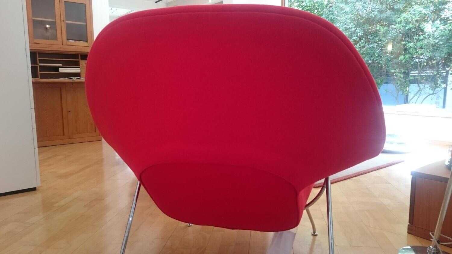 Saarinen-Sessel Womb Chair Stoff S Divina Medium Rot