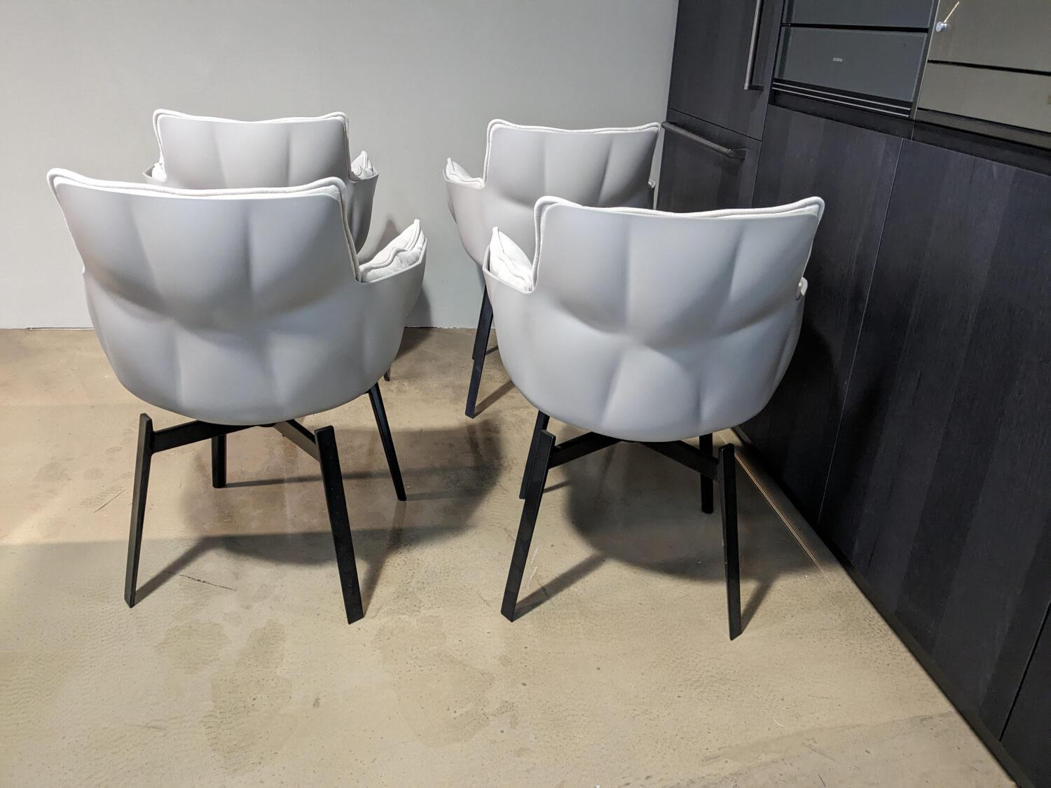 B&B Italia - 4er Set Stuhl Husk Bezug Stoff 2129102 Asolo Bastfarben Grau Sitzschale Polyurethanharz Gestell Aluminium Schwarz Lackiert Drehbar - 3