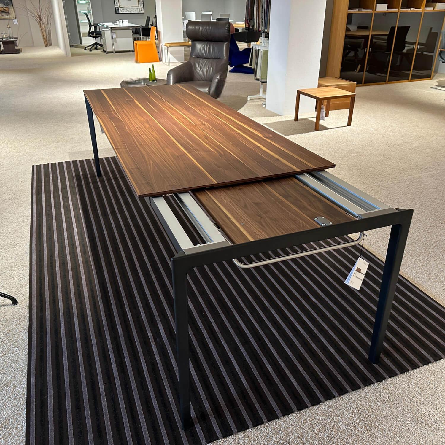 Team 7 - Esstisch Tak Platte Nussbaum Natur Geölt Gestell Schwarz Matt Ausziehbar - 5