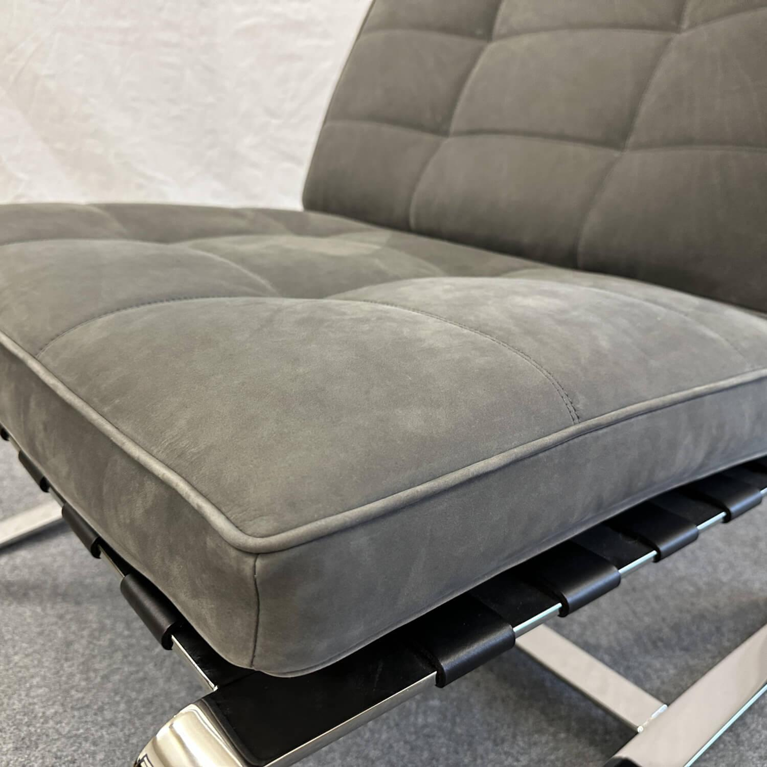 Minotti - Sessel Delaunay Quilt Nubukleder 11 Carbone Grau Kernledergurte Schwarz Gestell Glänzend Chrom - 2