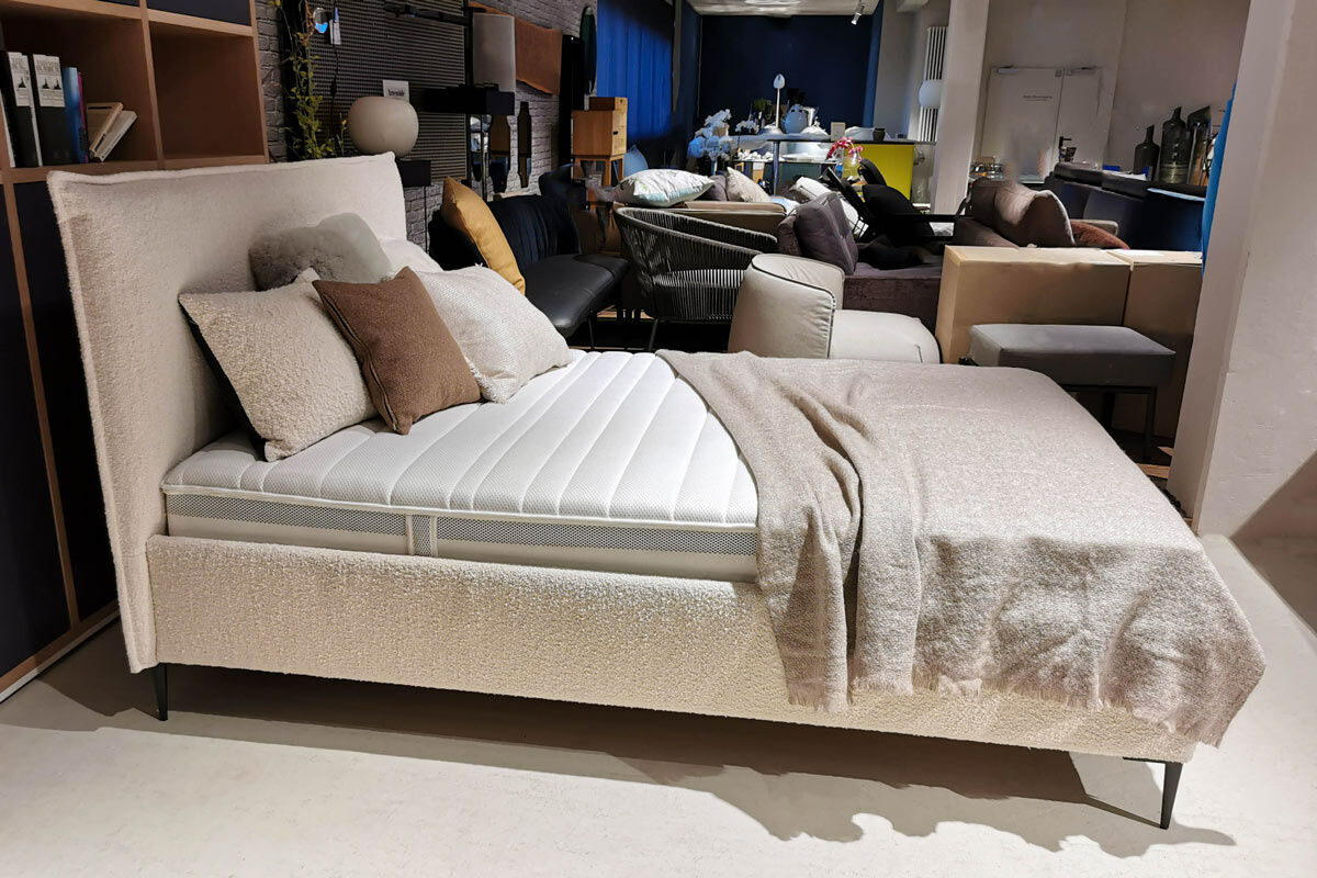 Signet - Polsterbett Soraya Stoff Locarno Creme Füße Aluminium Pulverbeschichtet Schwarz mit Lattenrahmen - 6